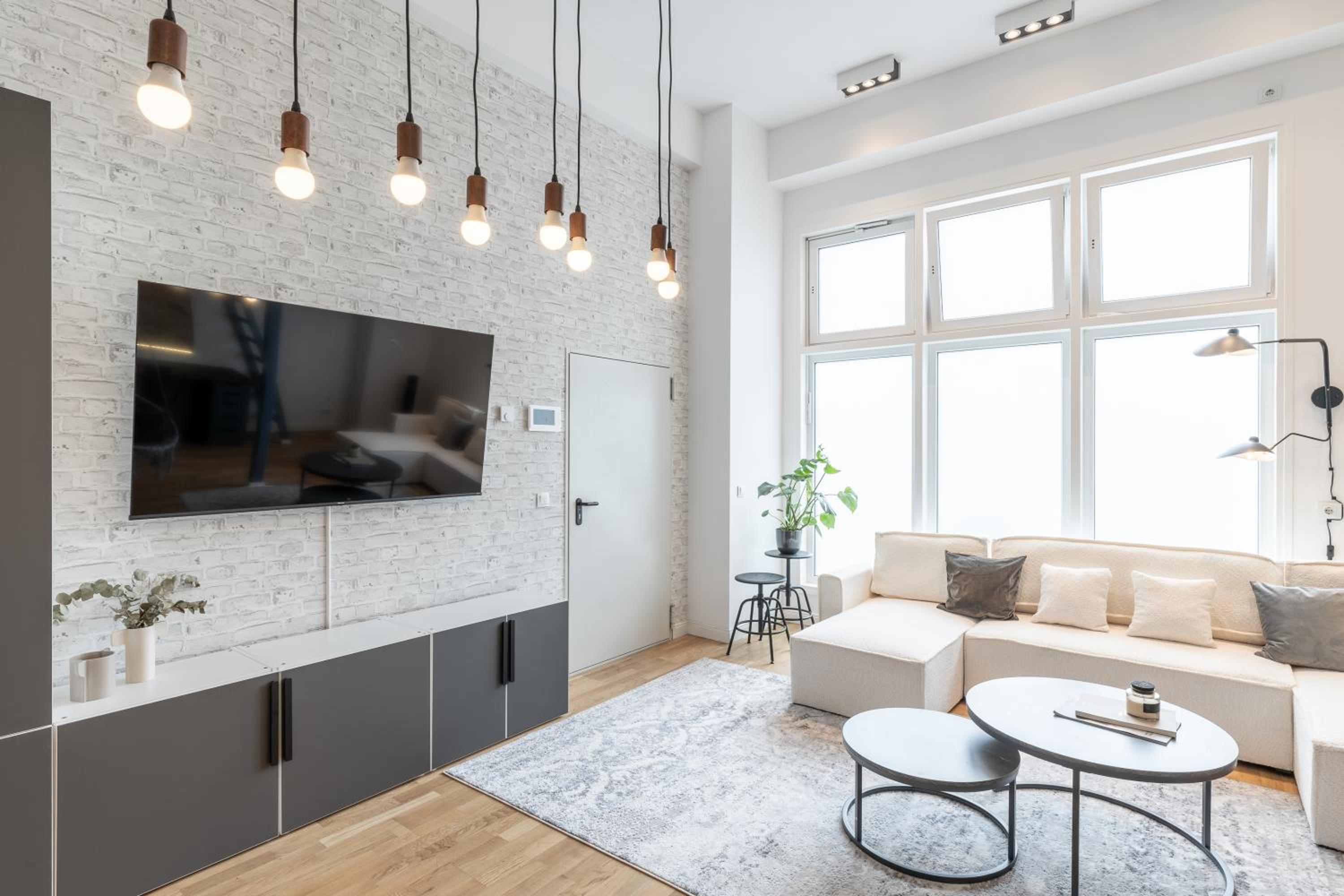 Spacious Lofts In Wedding