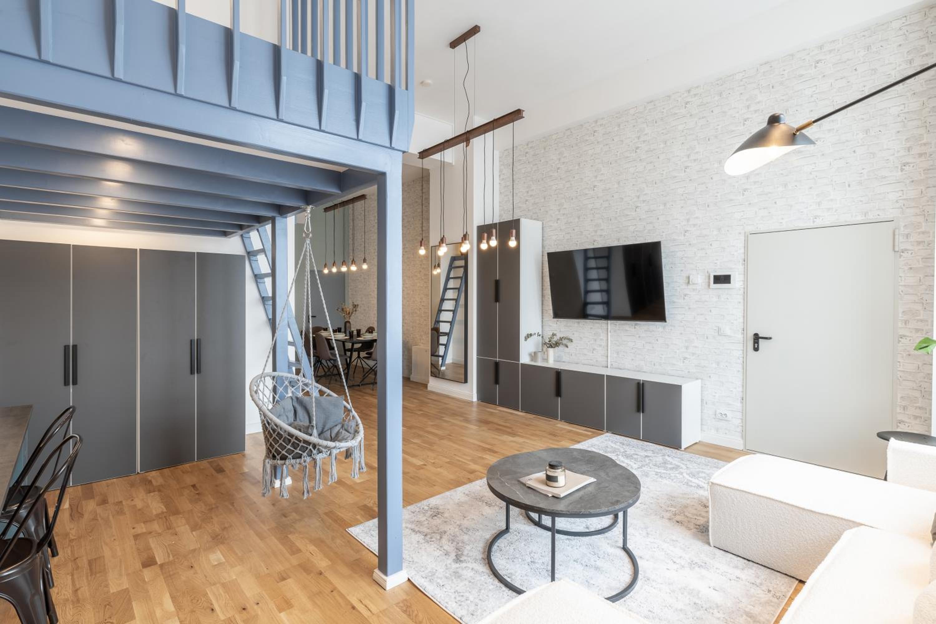 Spacious Lofts In Wedding