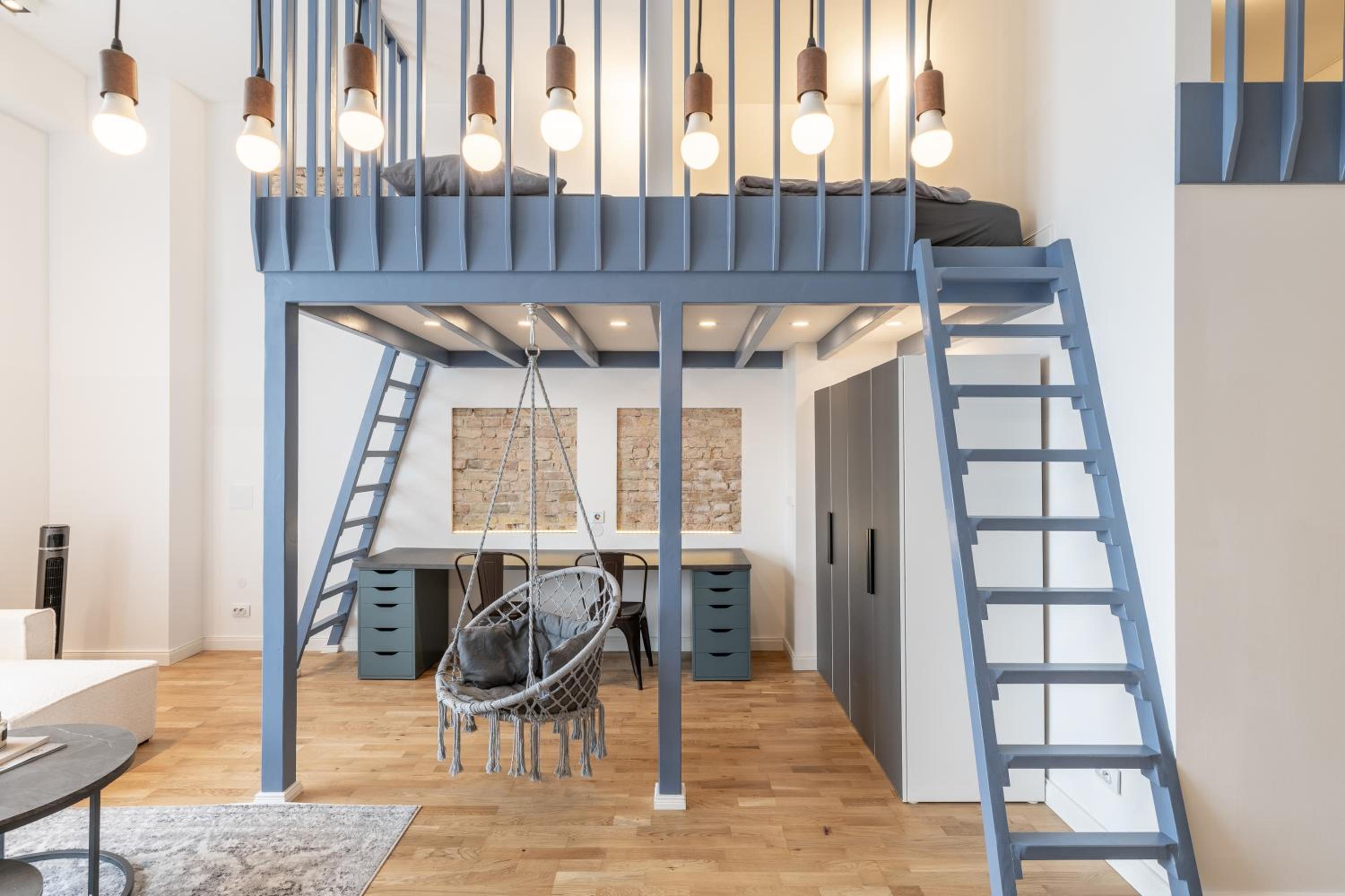 Spacious Lofts In Wedding