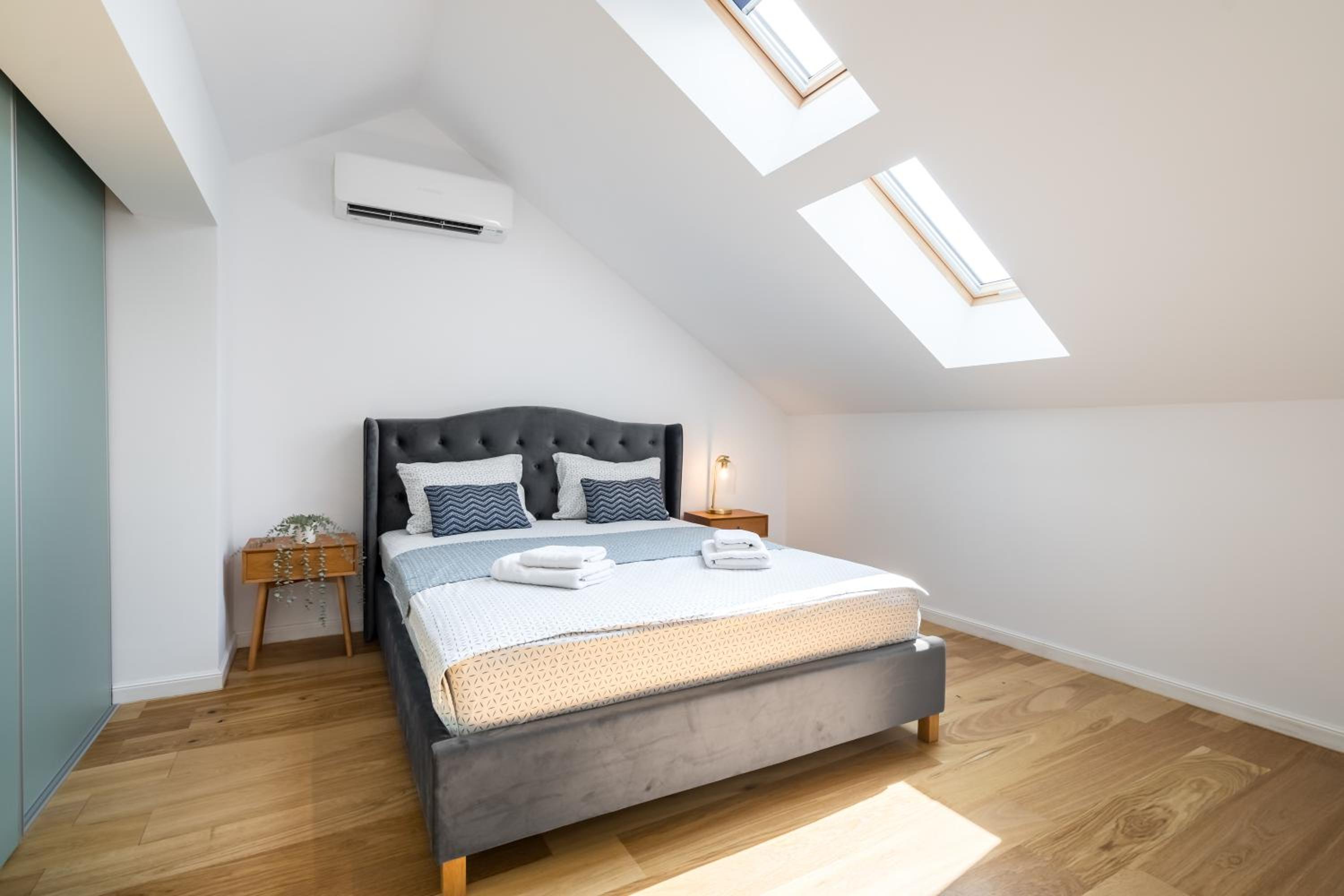 Luxury Central Lofts by Carmen Sylva view 5