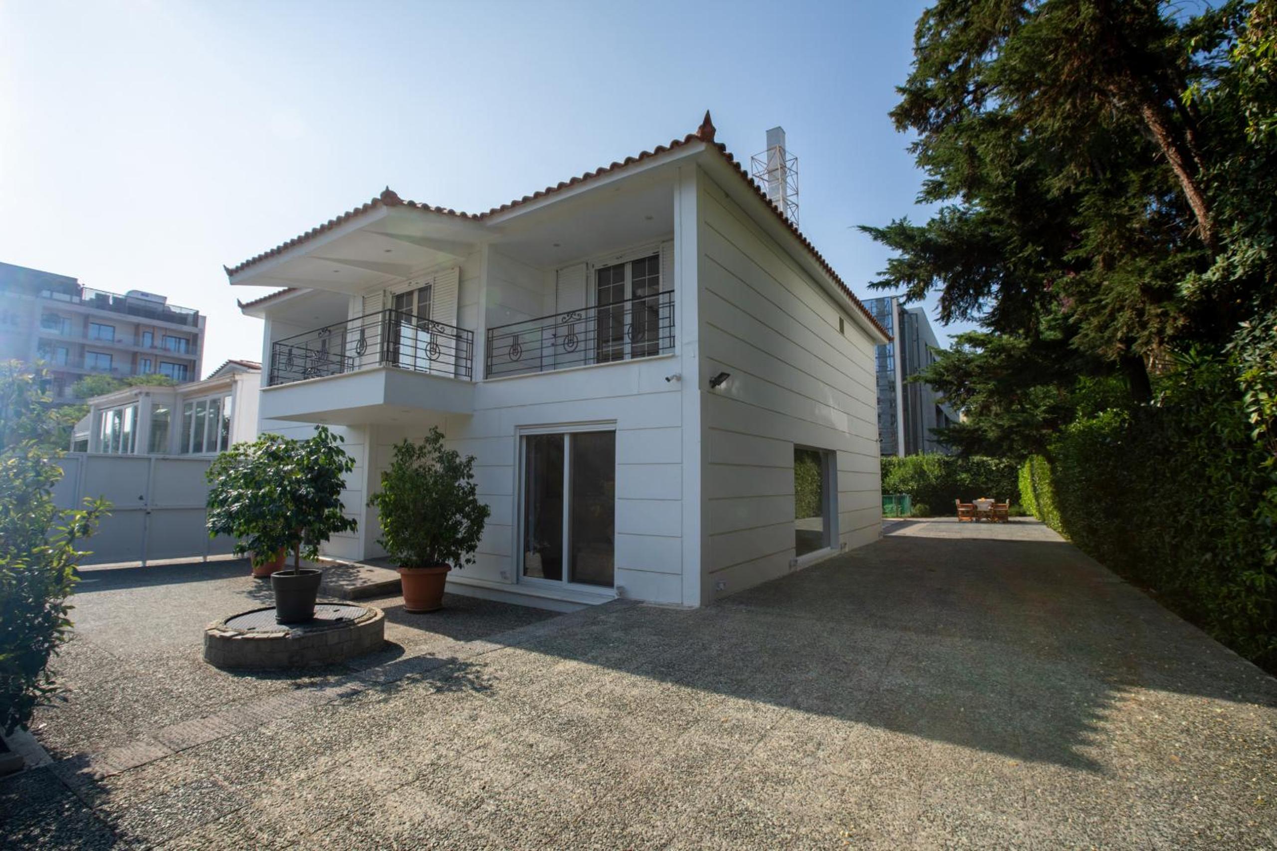 Luxury 3-Bedroom House in Central Glyfada