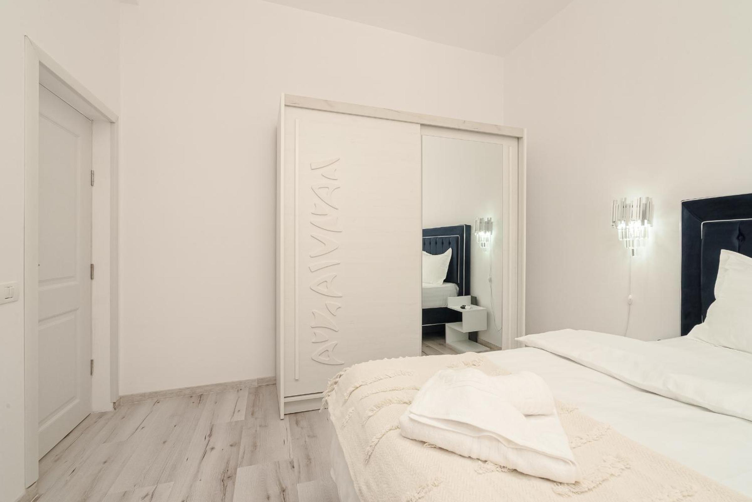 Spacious 3-Bedroom Apartment in Central Bucharest view 5