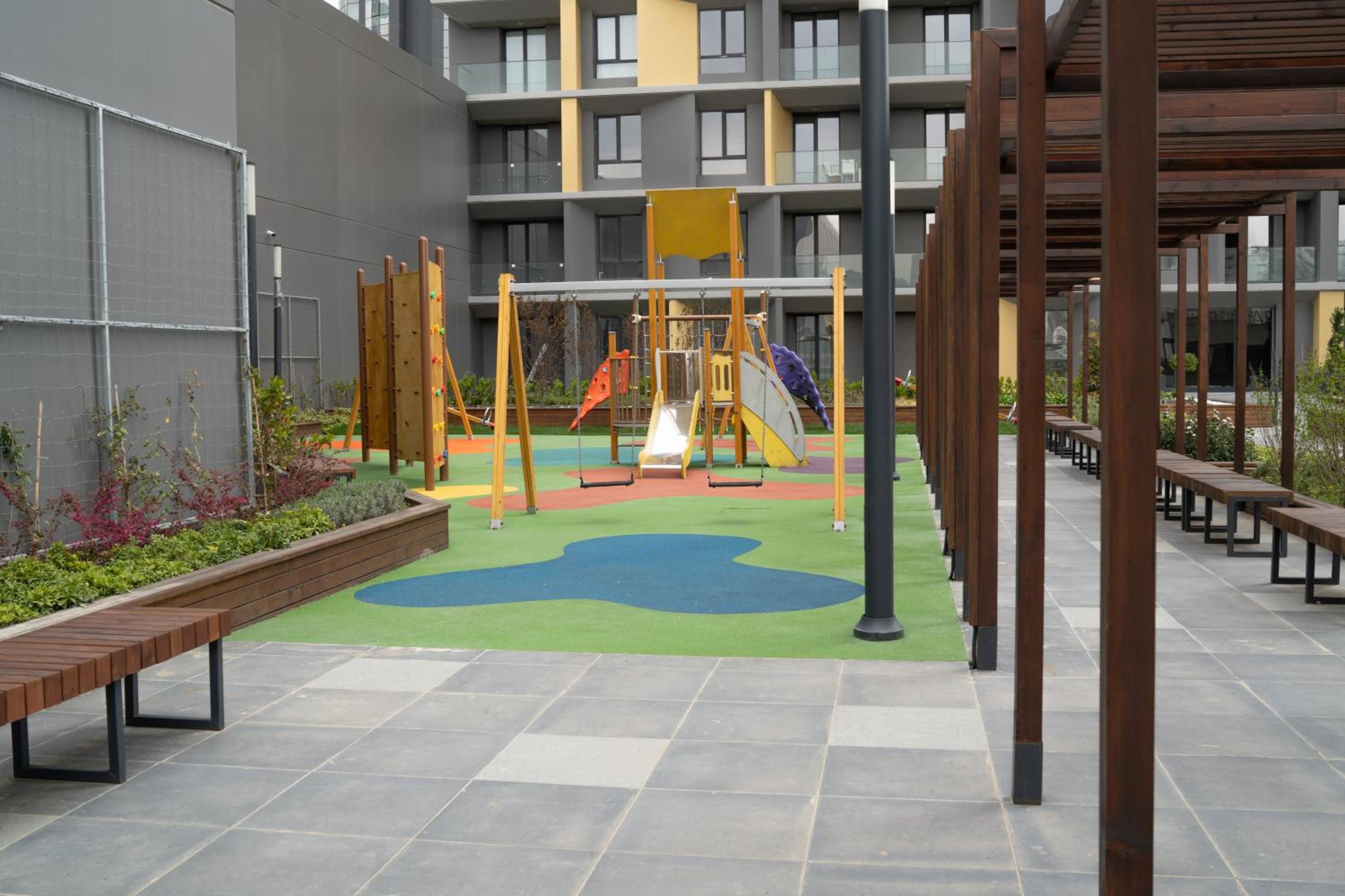 Modern City Getaway - Immerse Yourself In Luxury