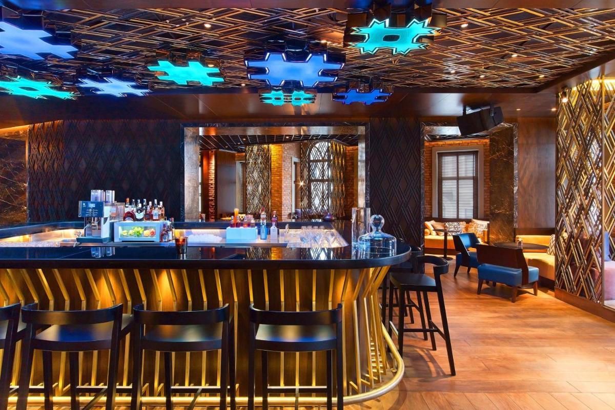 bar
