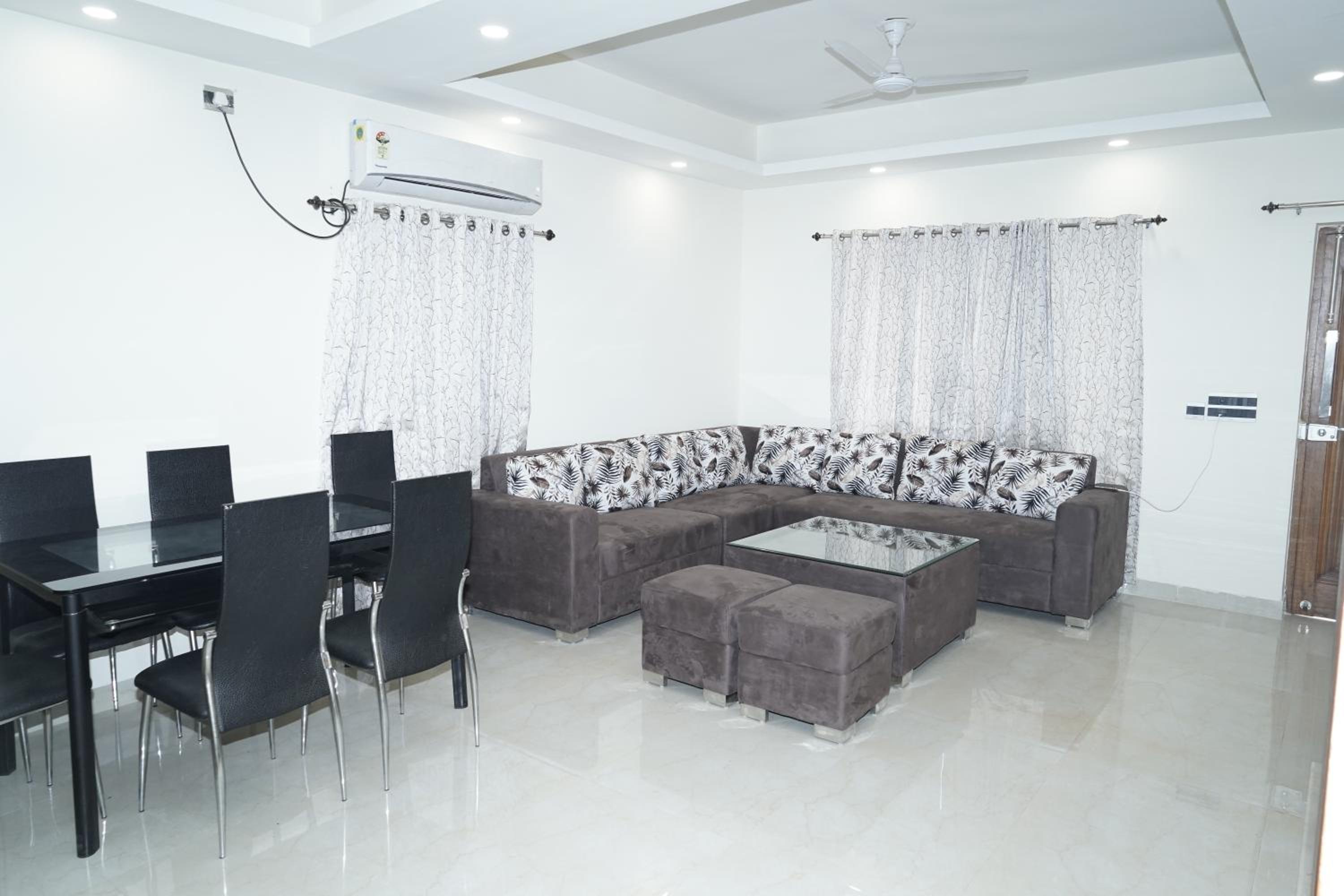 Madhav Kuteer B- 34 Vrindavan view 3