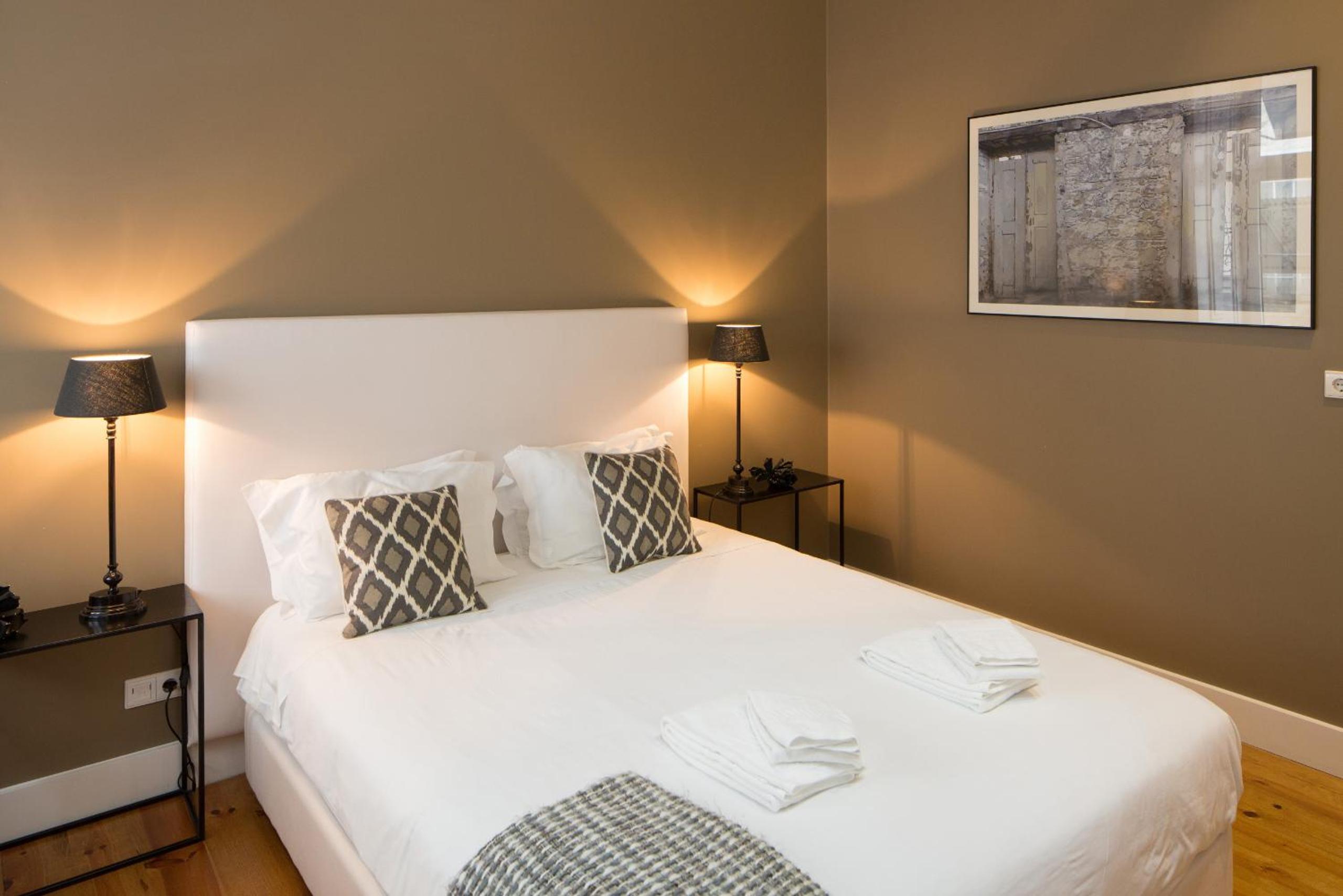 Stylish City Centre Apartment in Cais do Sodré, Lisbon, Near Nightlife & Metro, 1B - TTL281 view 2
