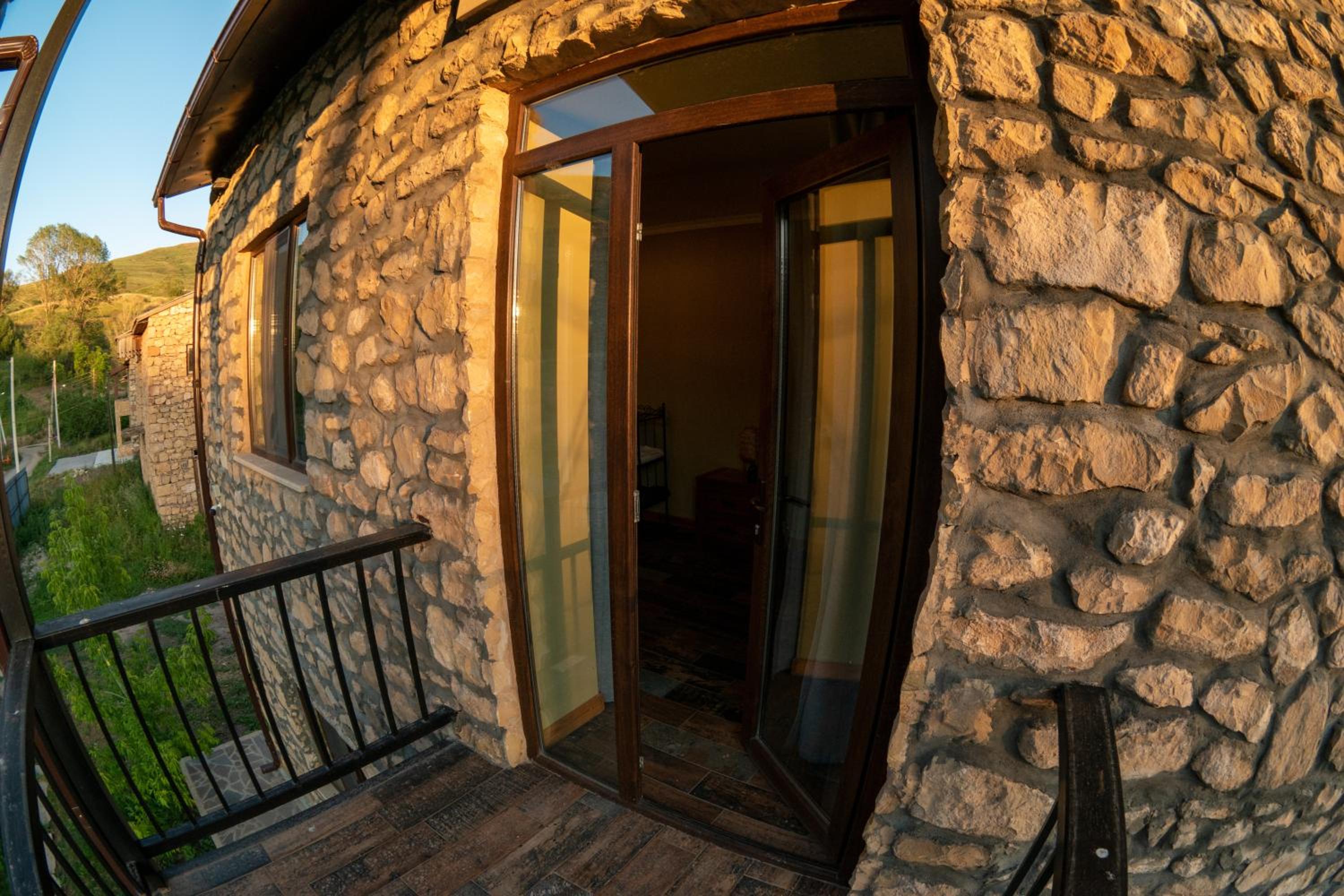 Gnishik Eco Lodge