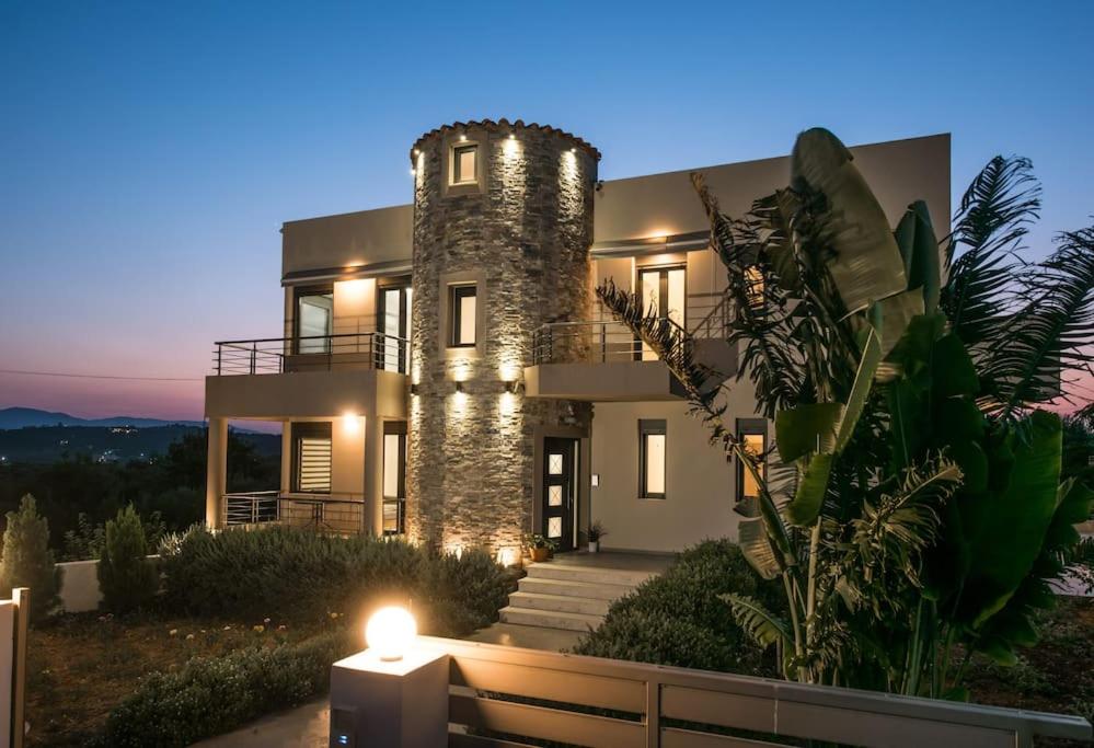 Malena Residence by 8essentially