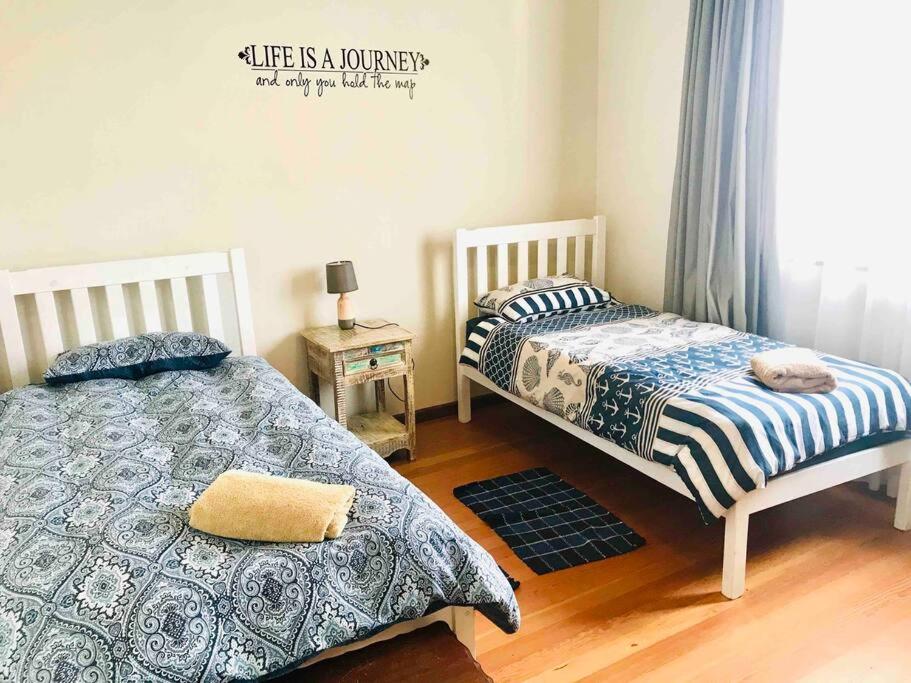 3 Bedroom, 3 Bathroom, Close to the Beach & Town view 4