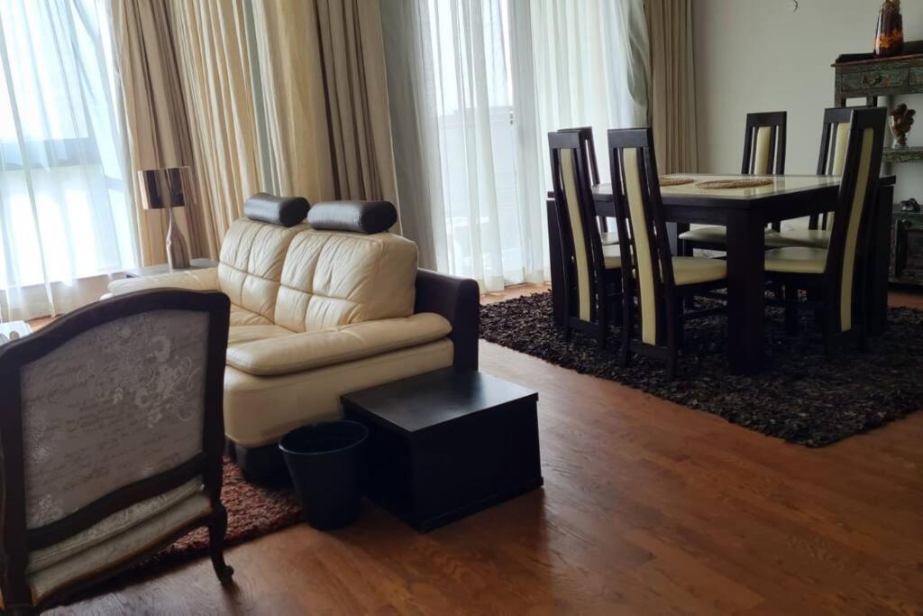 Aeon Towers Luxury Apartment