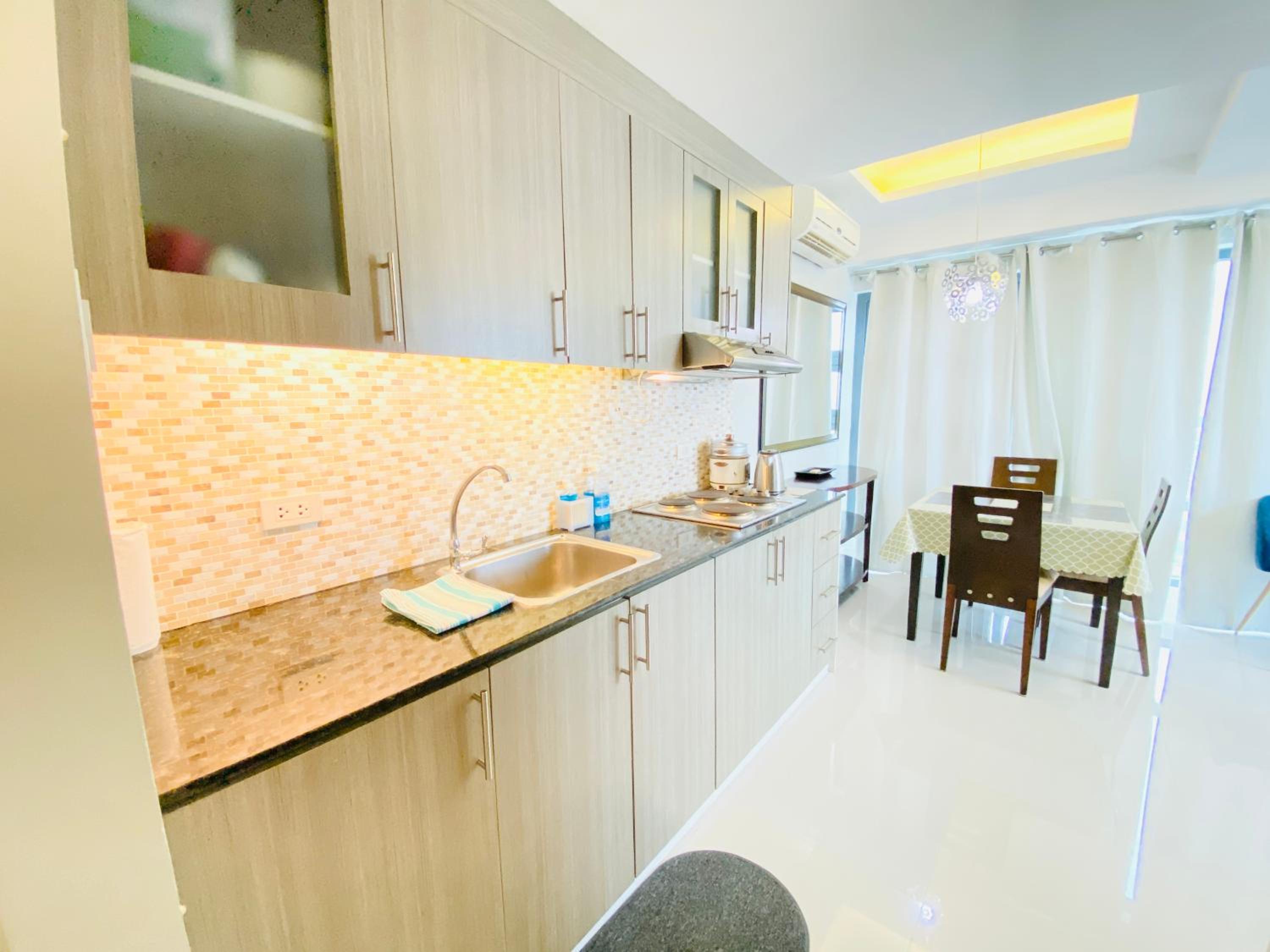 Cebu City Suites Ramos Tower by P&J