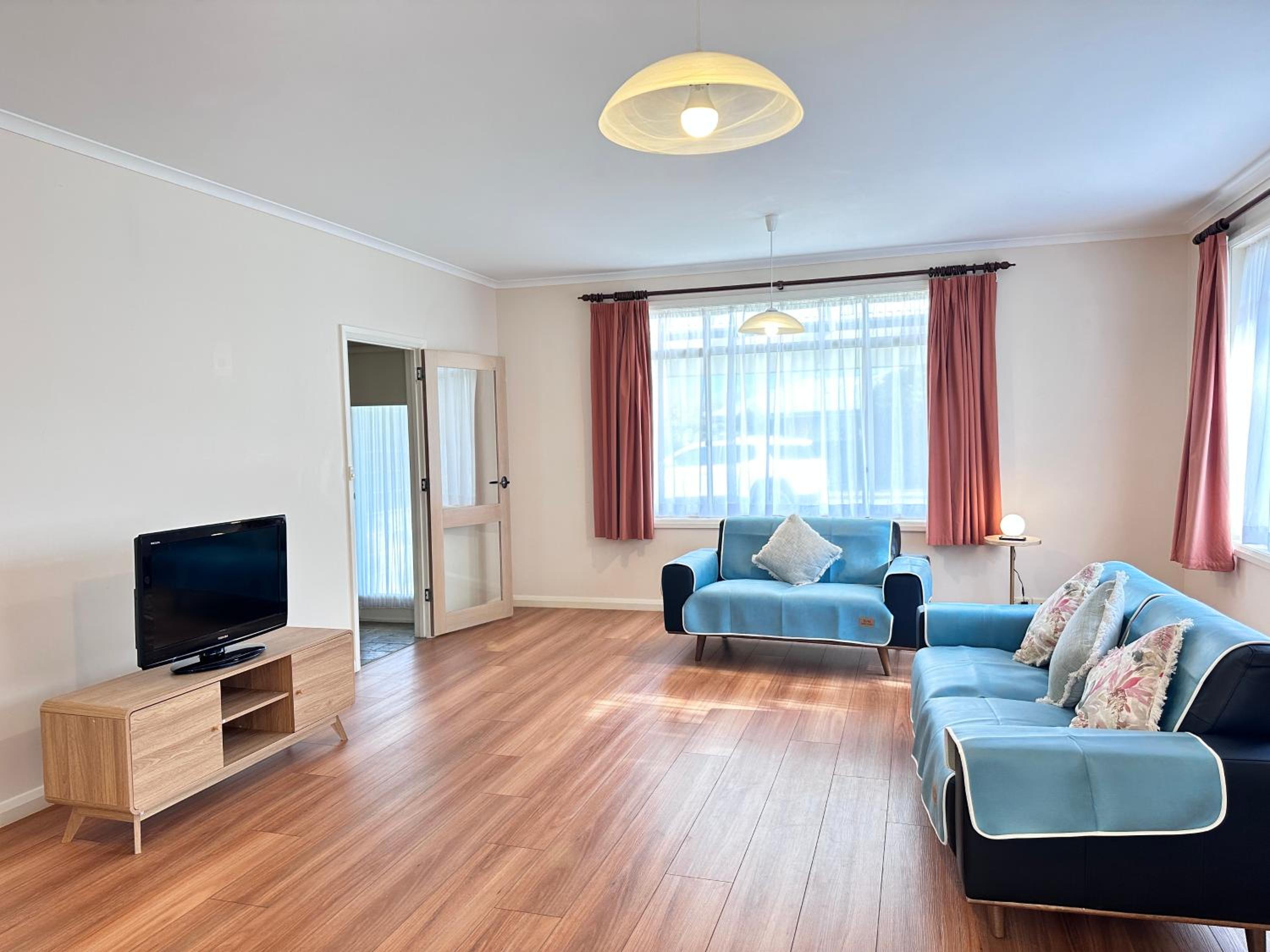 Beach House 3 mins Walk Bellerive Beach, Hobart