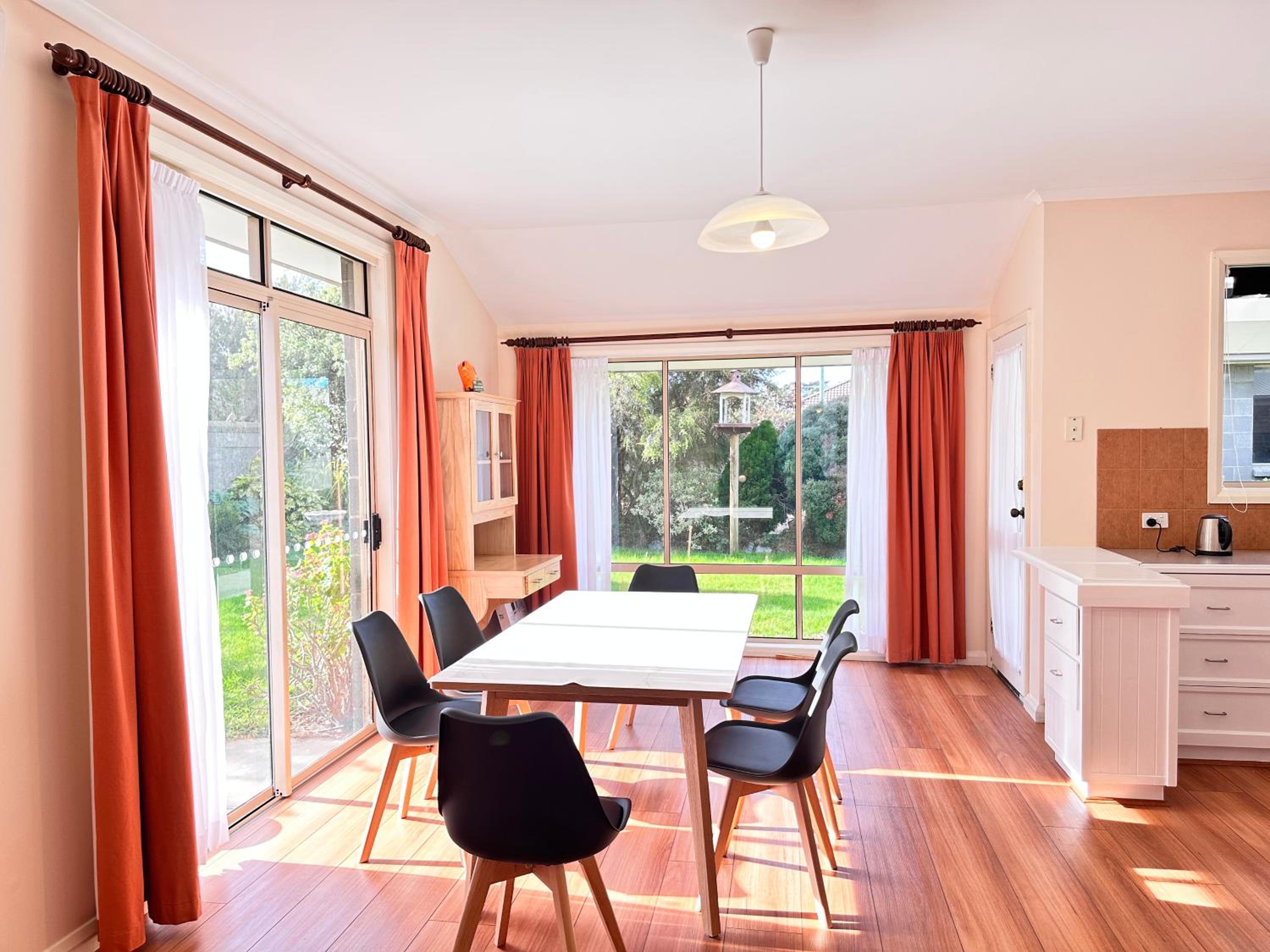 Beach House 3 mins Walk Bellerive Beach, Hobart