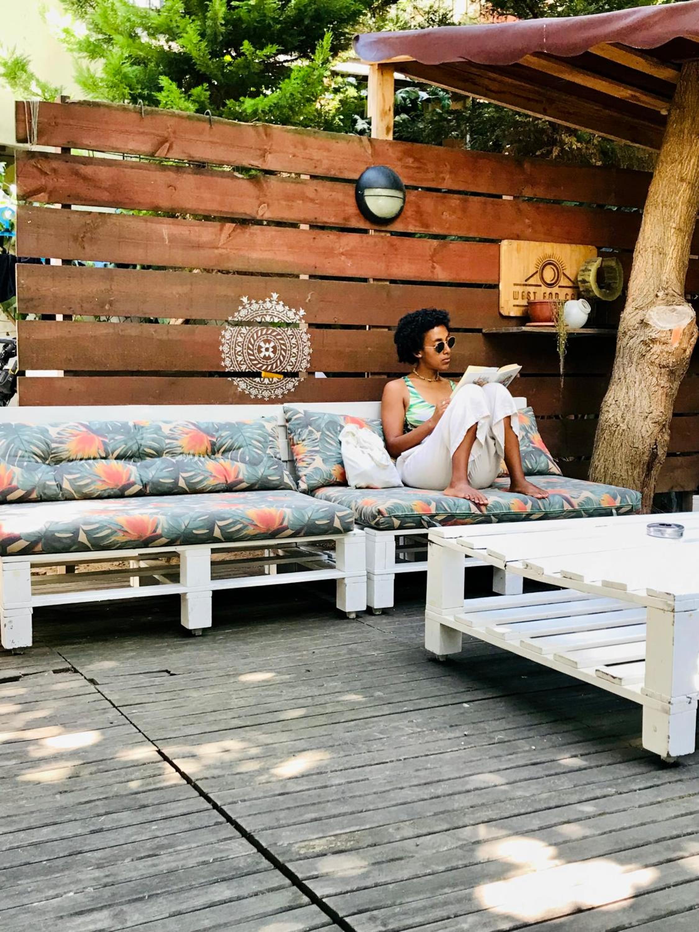 Hush Hostel Lounge