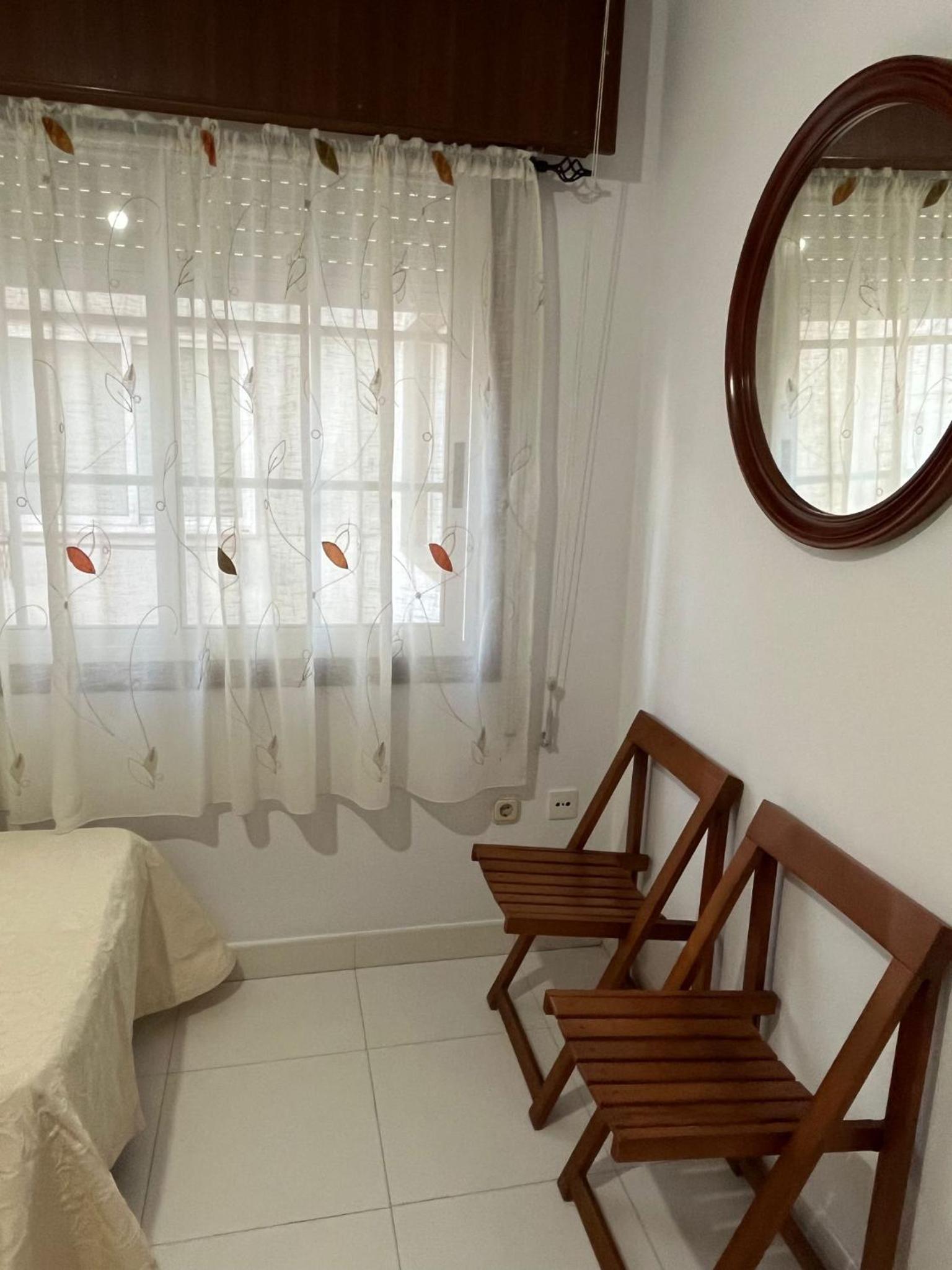 Apartamentos Deza- Playa Silgar