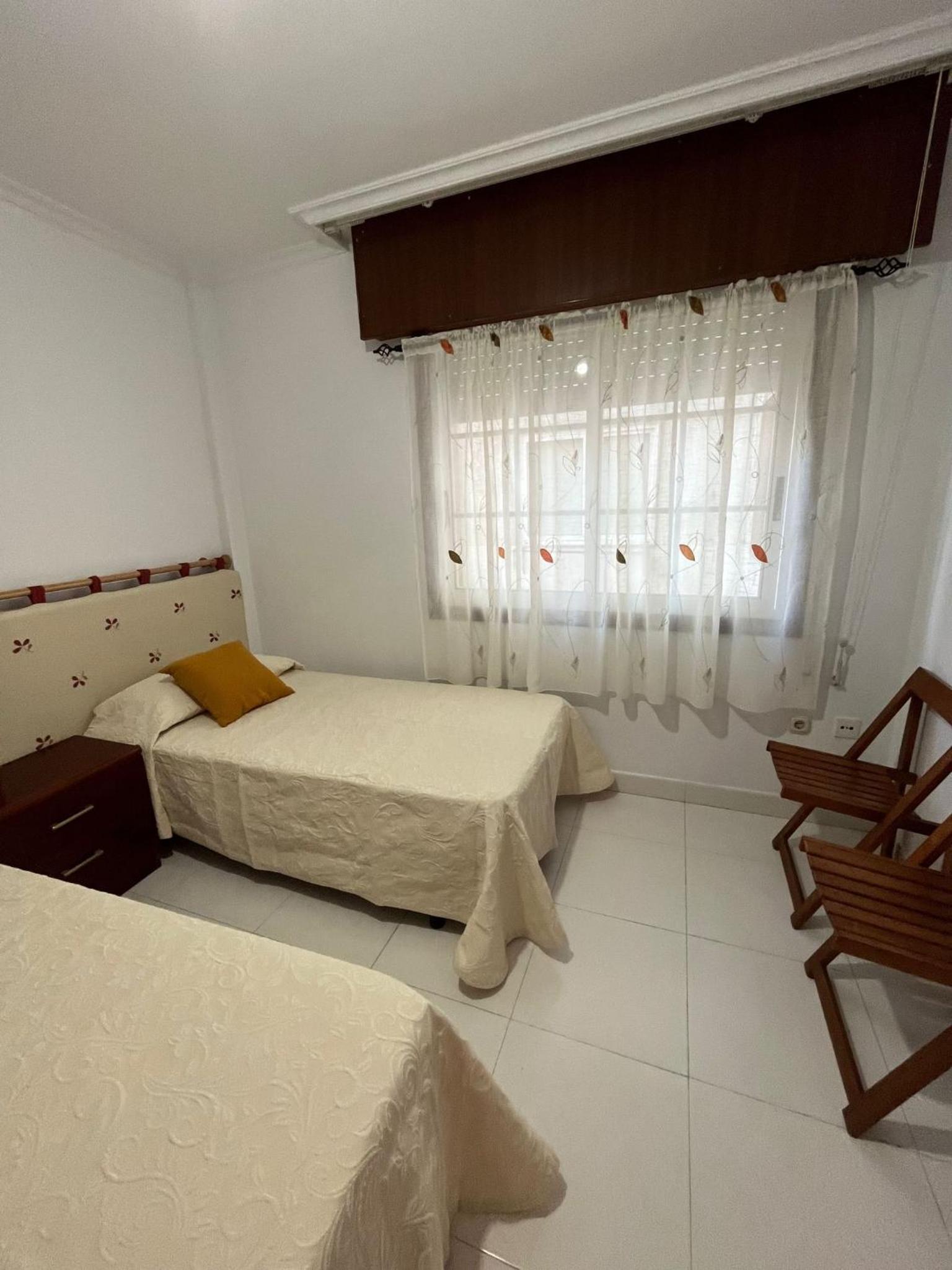 Apartamentos Deza- Playa Silgar