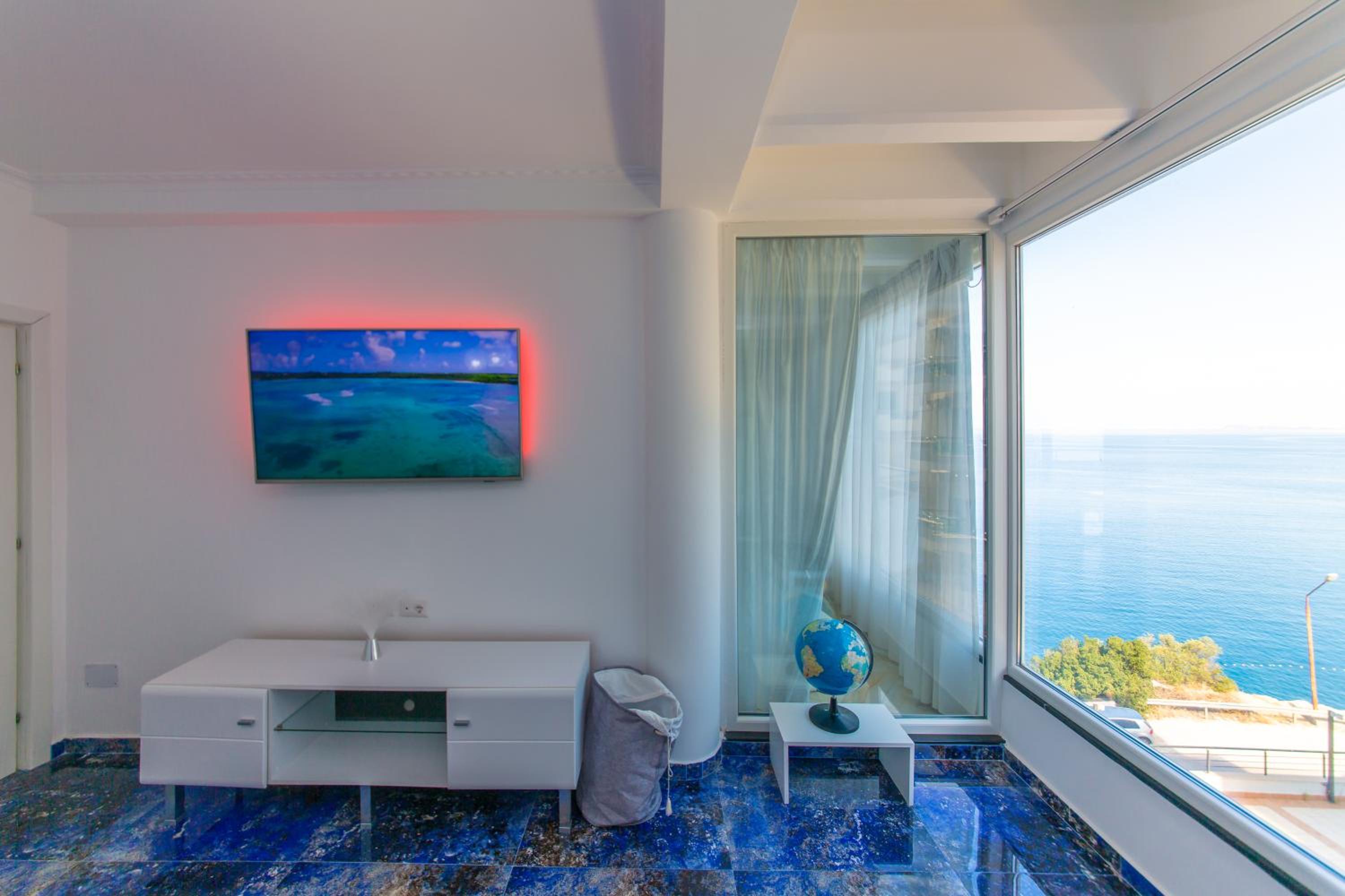 Seaview Luxury Penthouse Kalaja