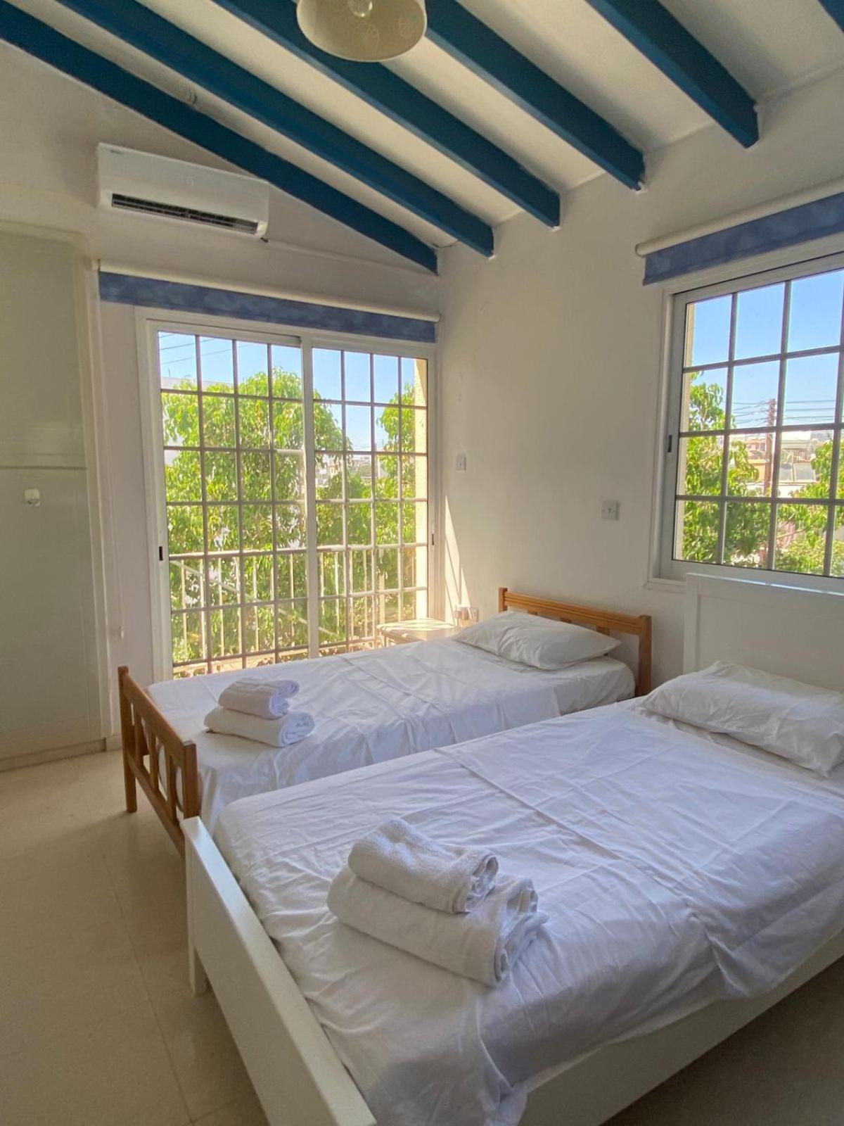 Three Bedroom with Fireplace and Piano