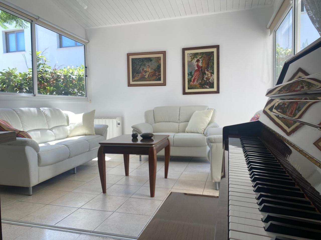 Three Bedroom with Fireplace and Piano