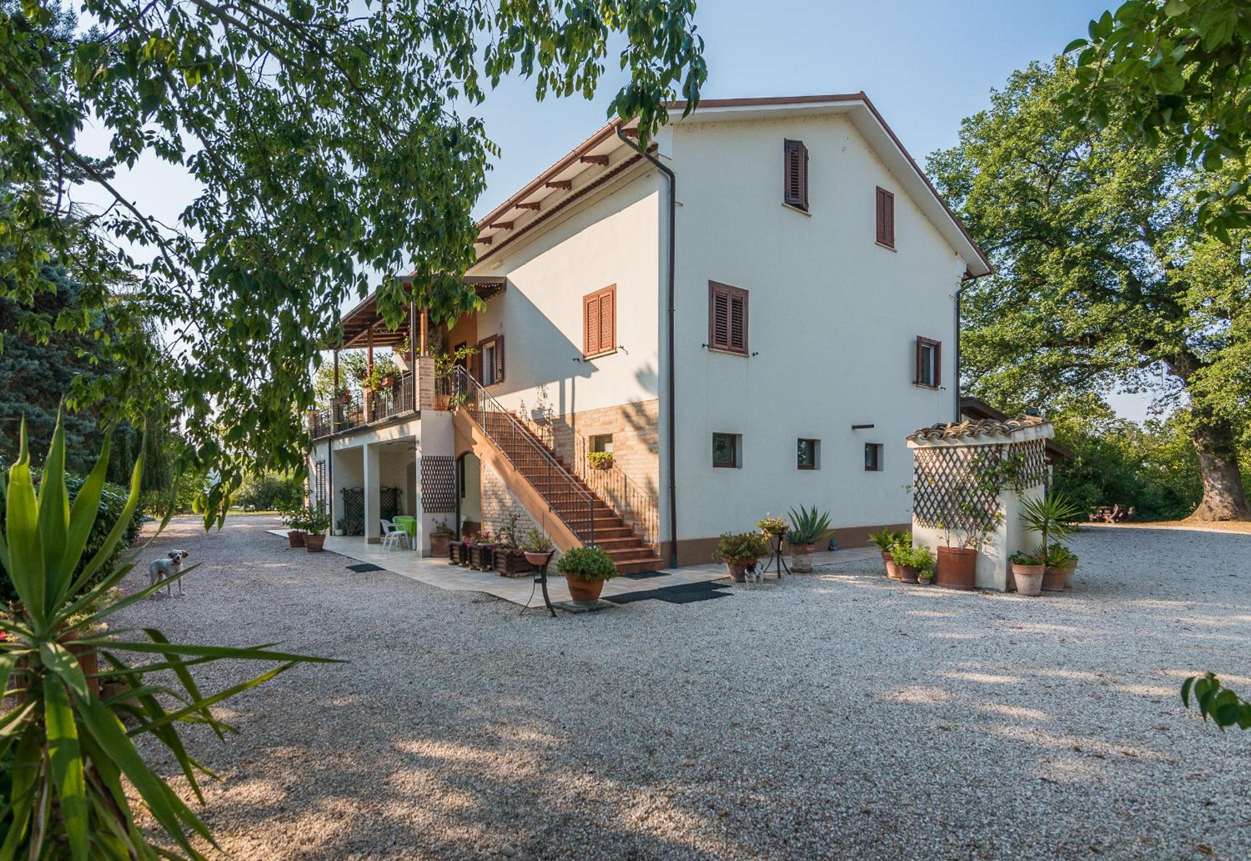 Country House Le Marche view 2