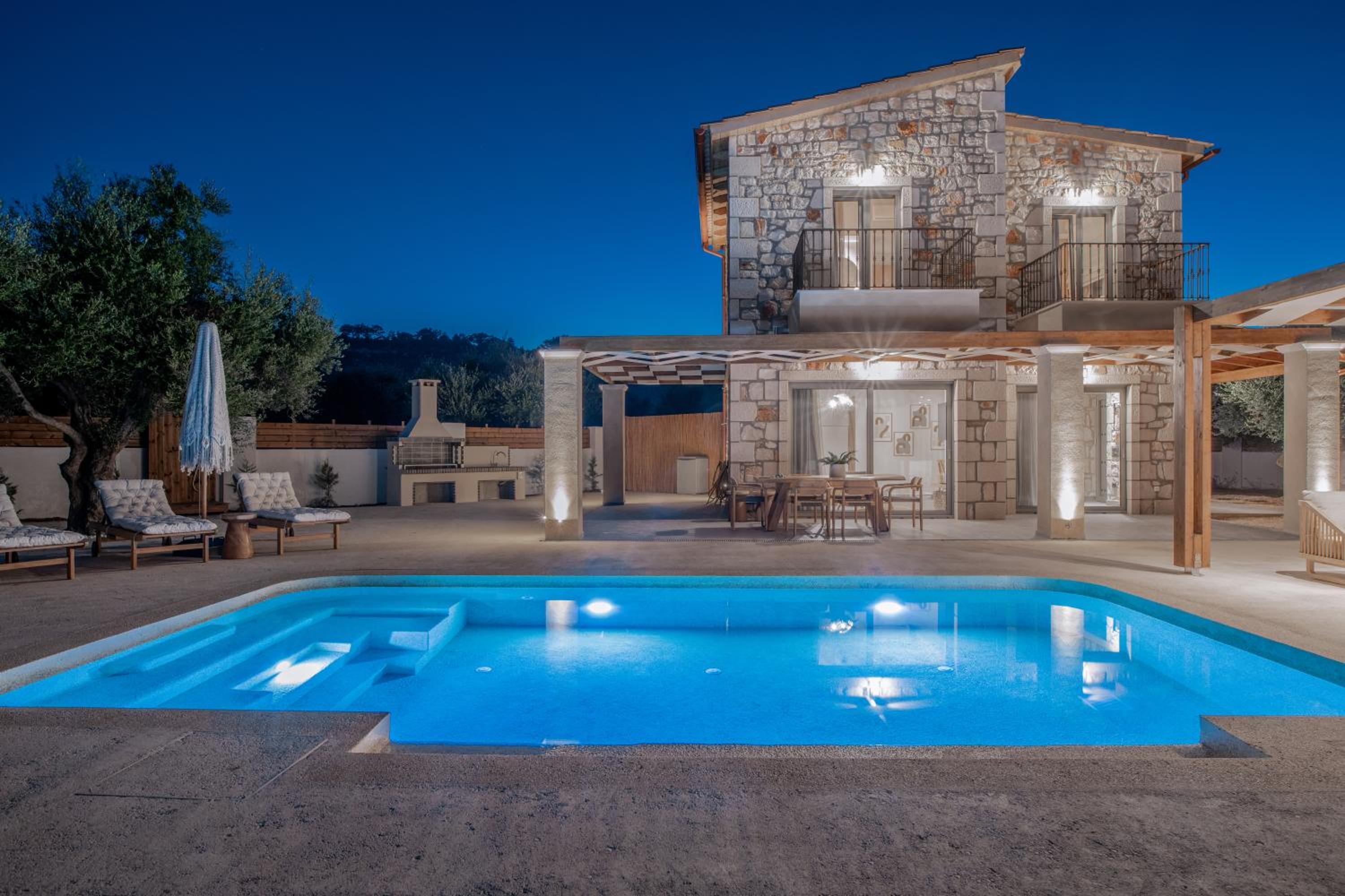 Bedrock beachside villa with private pool