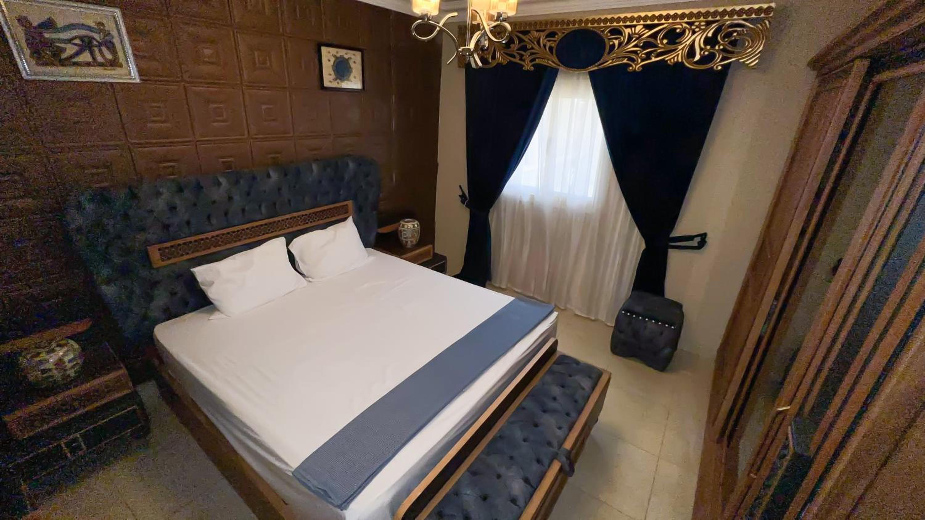 Osiris pyramids view inn