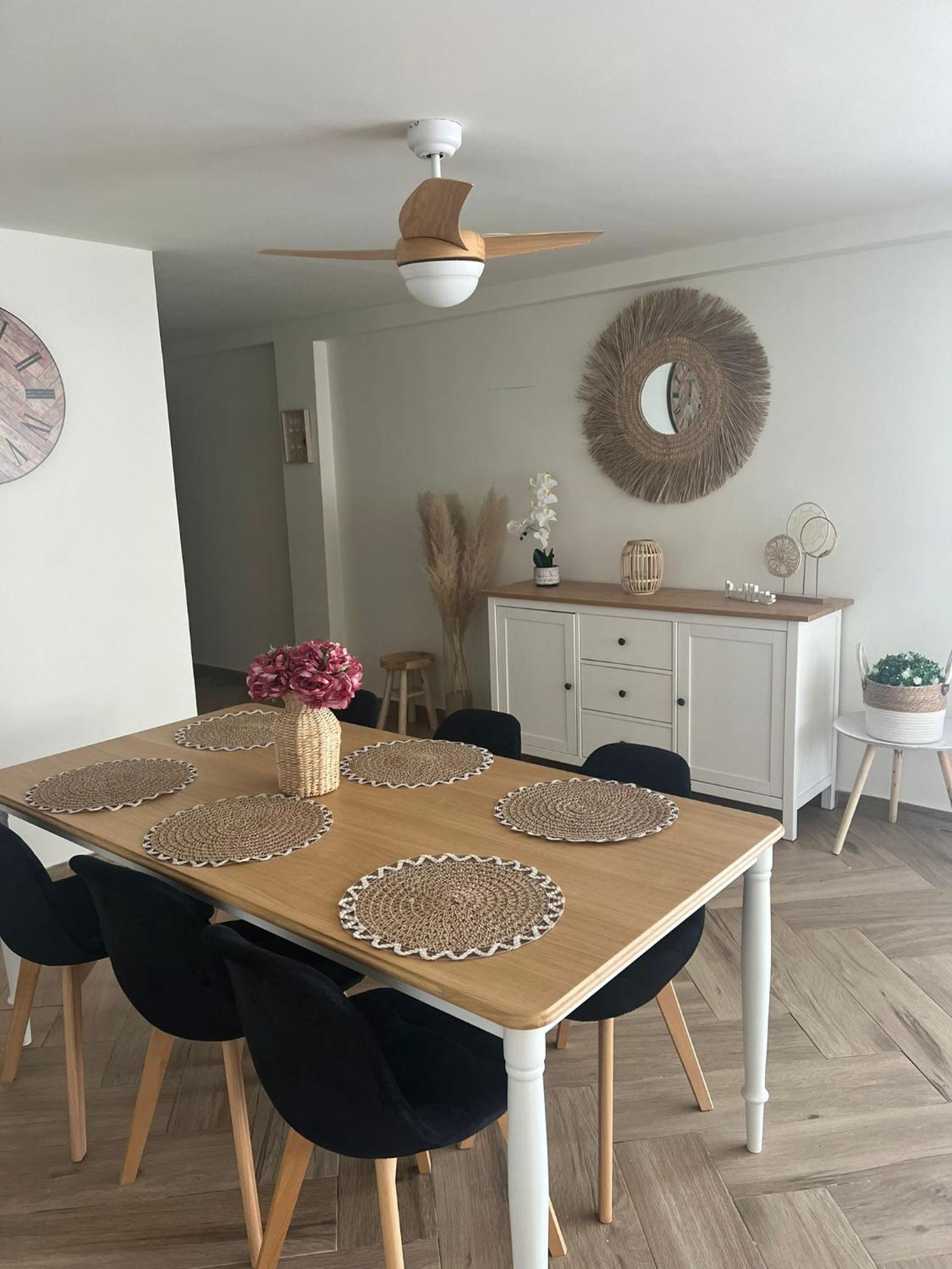 Beachfront Salou apartment with sea view photo 5