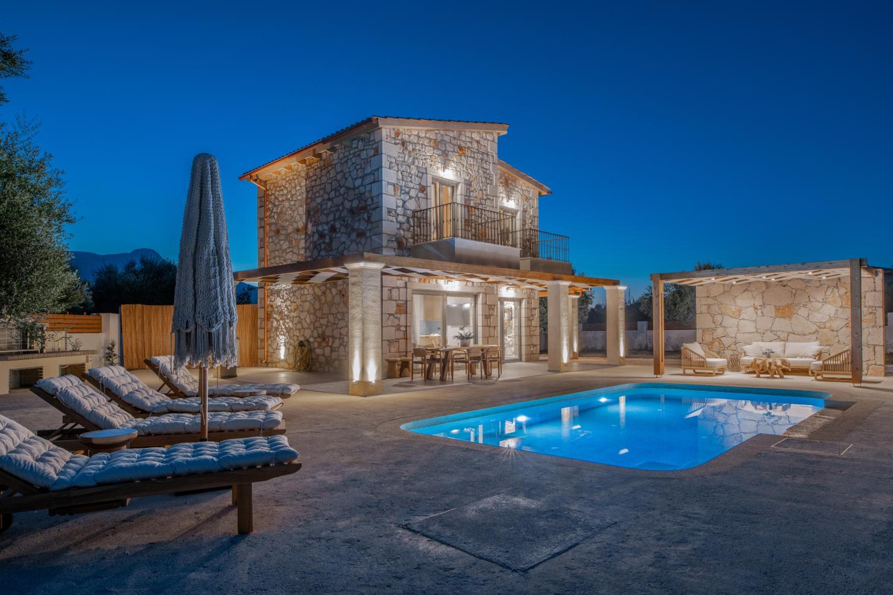 Bedrock beachside villa with private pool