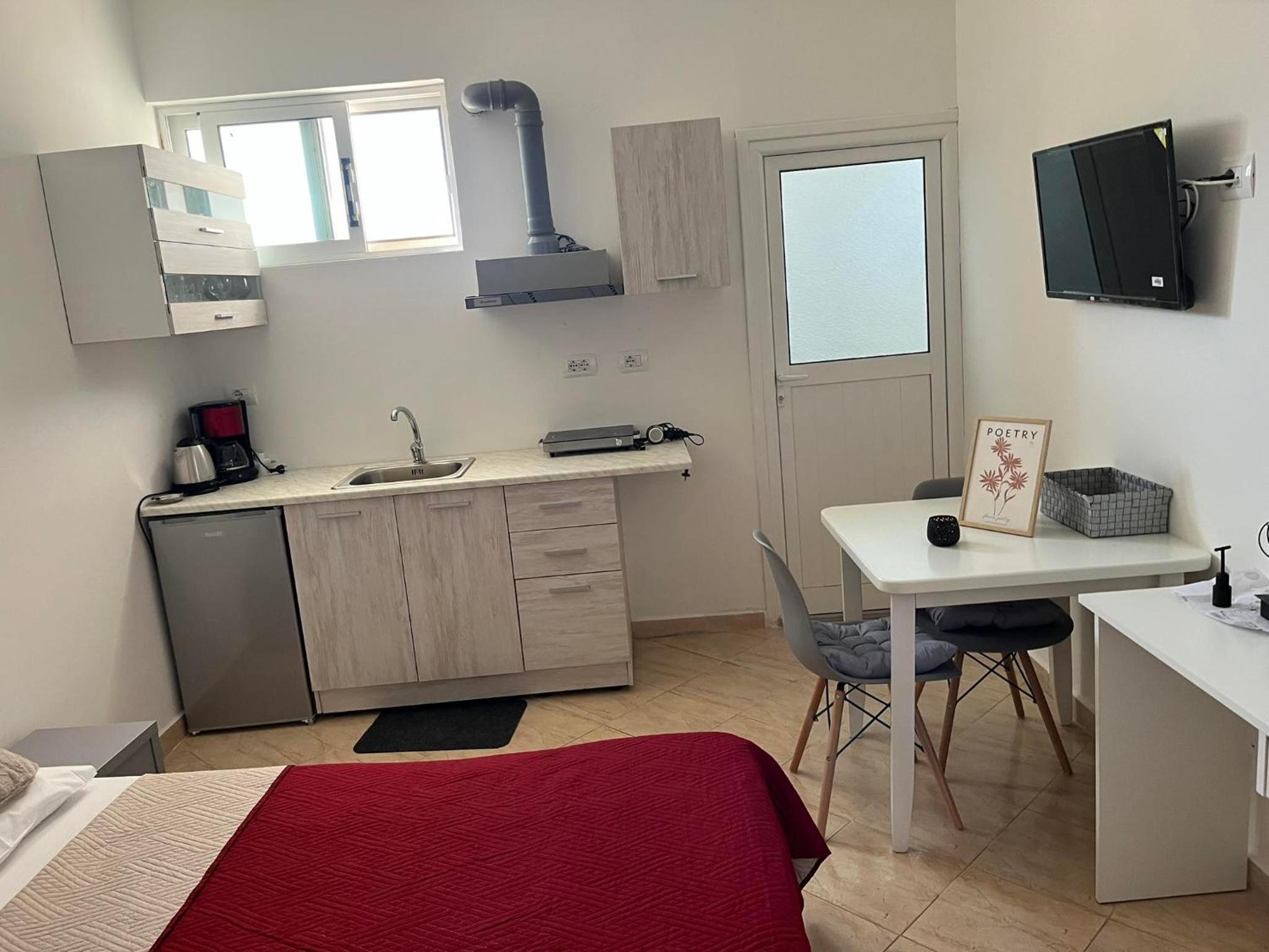 Mimoza Apartments