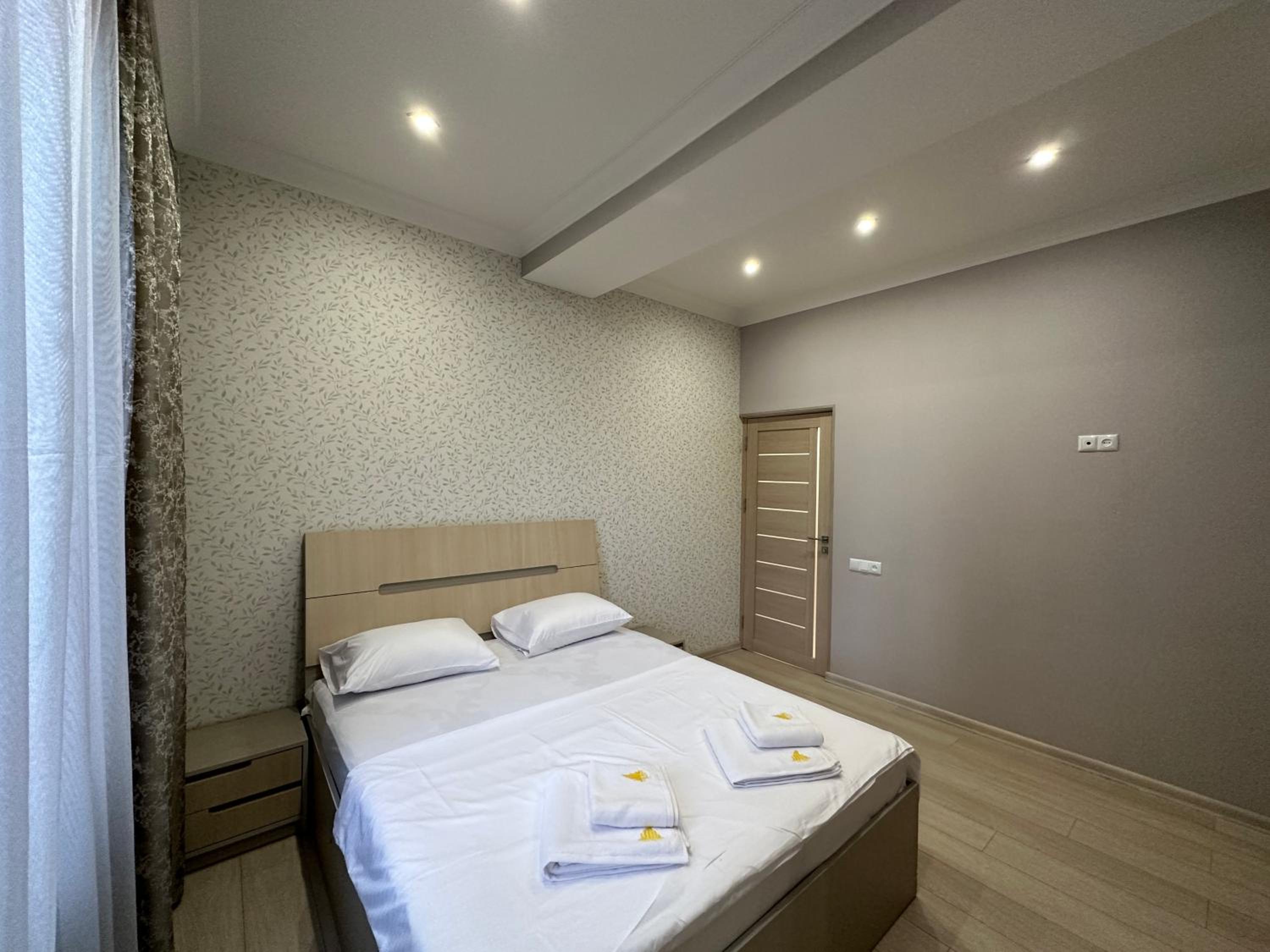 Teryan street, 2 bedrooms Modern New Euro Renovated apartment TT113