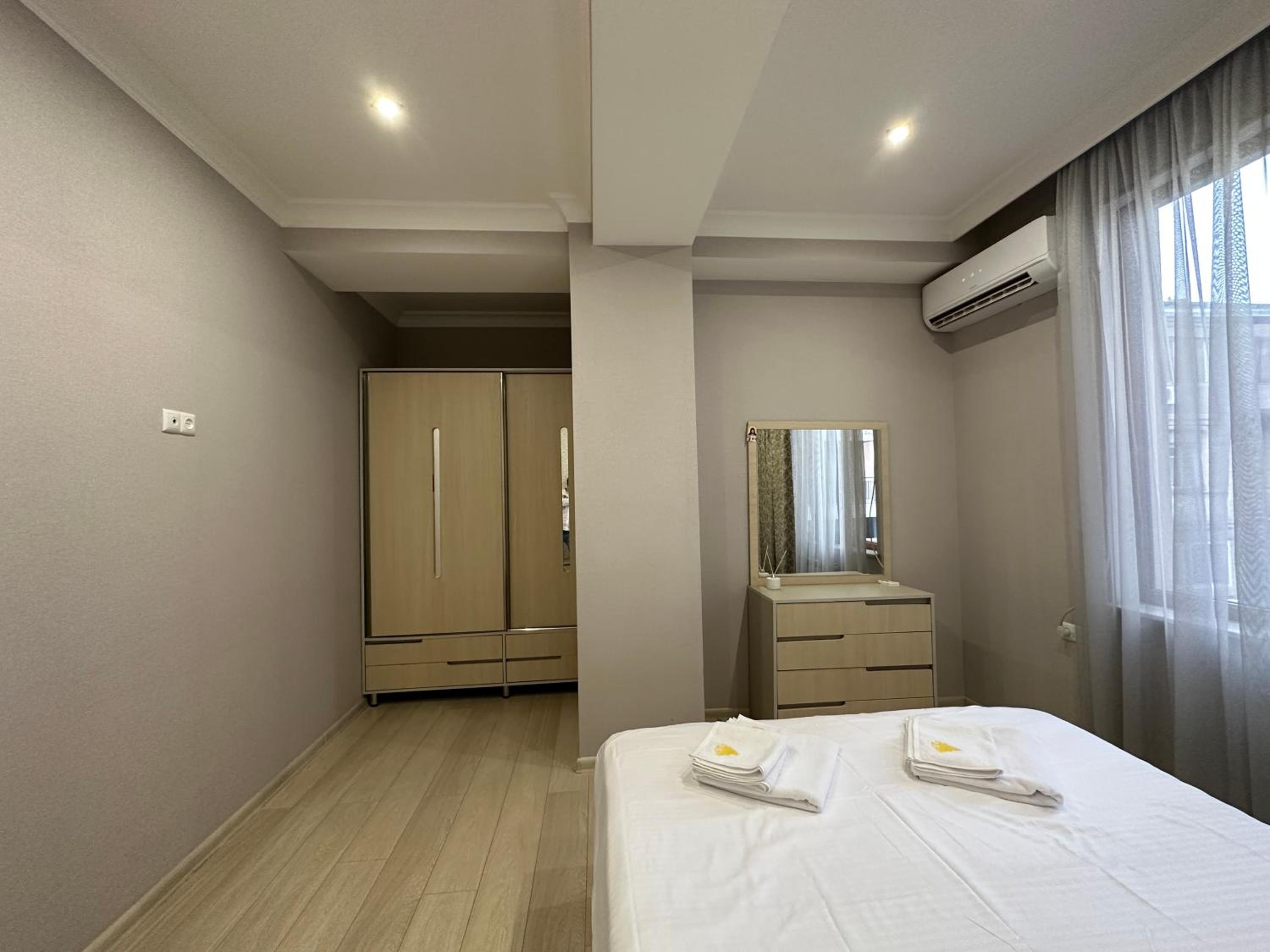 Teryan street, 2 bedrooms Modern New Euro Renovated apartment TT113