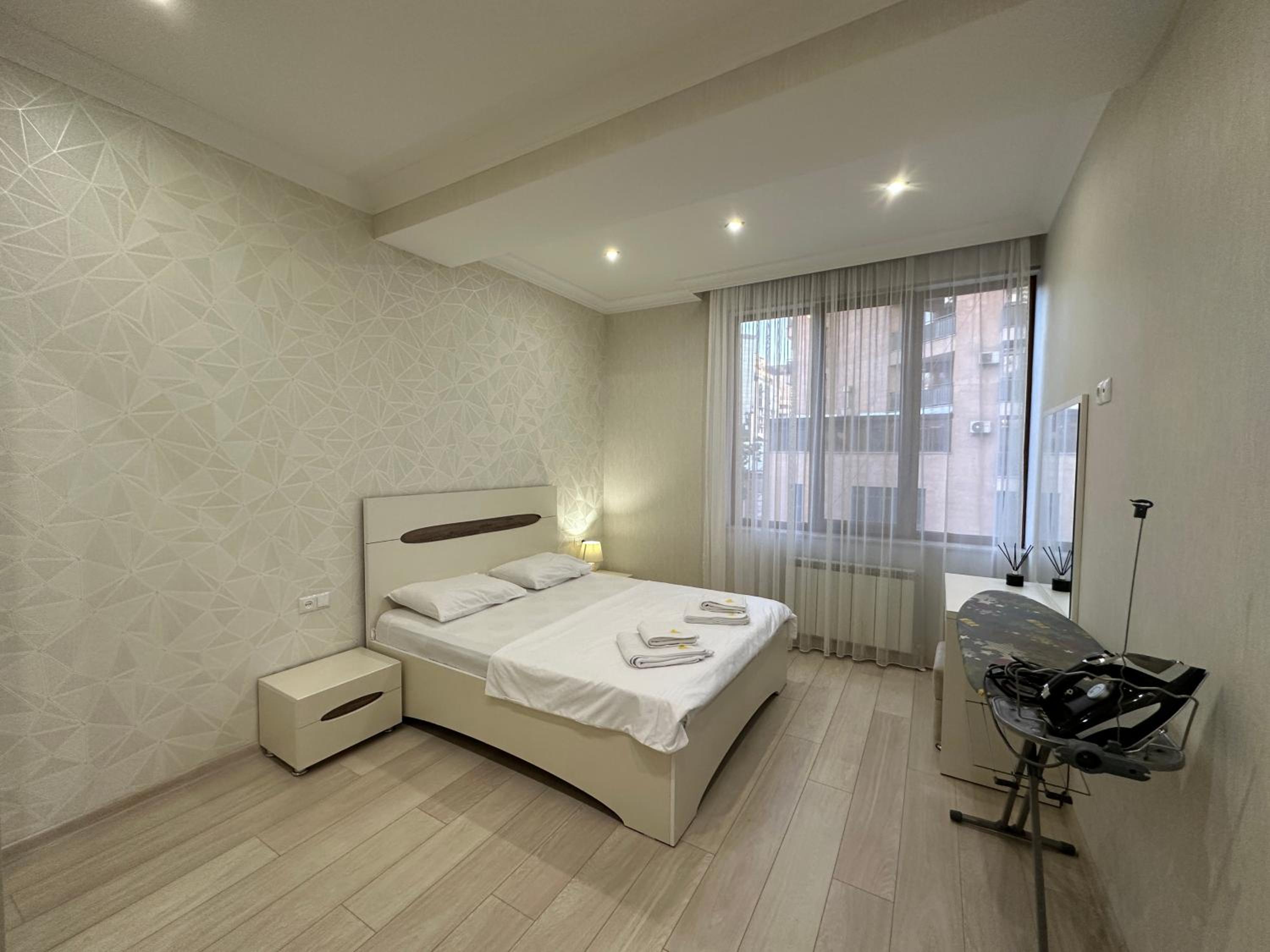 Teryan street, 2 bedrooms Modern New Euro Renovated apartment TT113