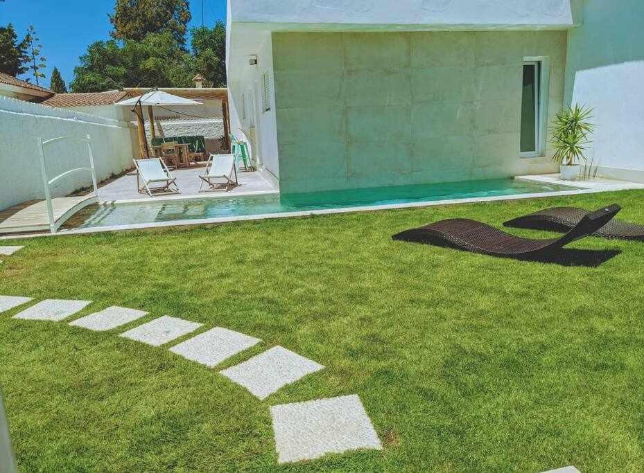 Villa Maruja moderna casa con piscina