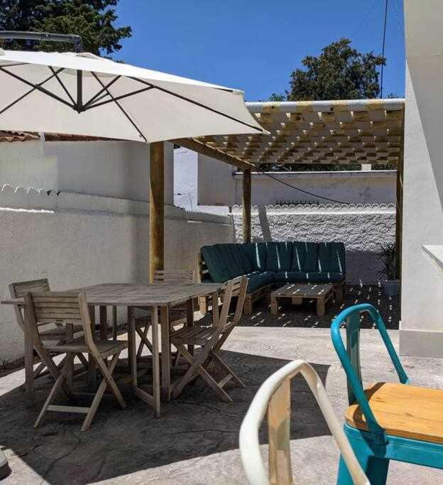 Villa Maruja moderna casa con piscina