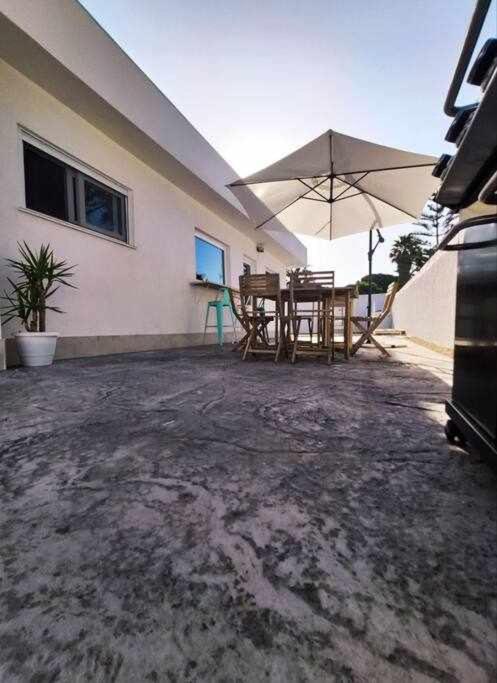 Villa Maruja moderna casa con piscina