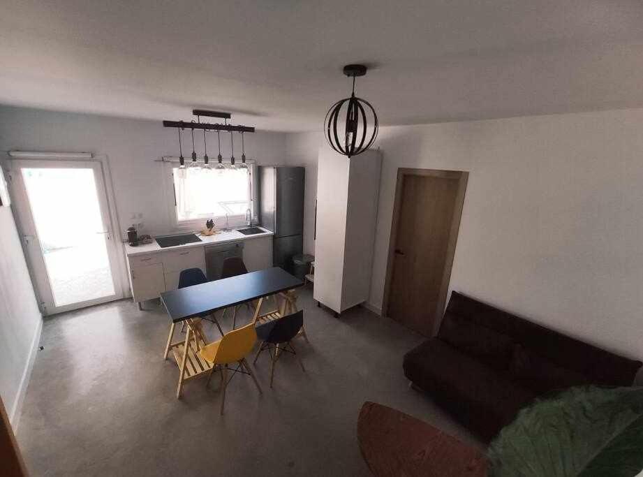 Villa Maruja moderna casa con piscina