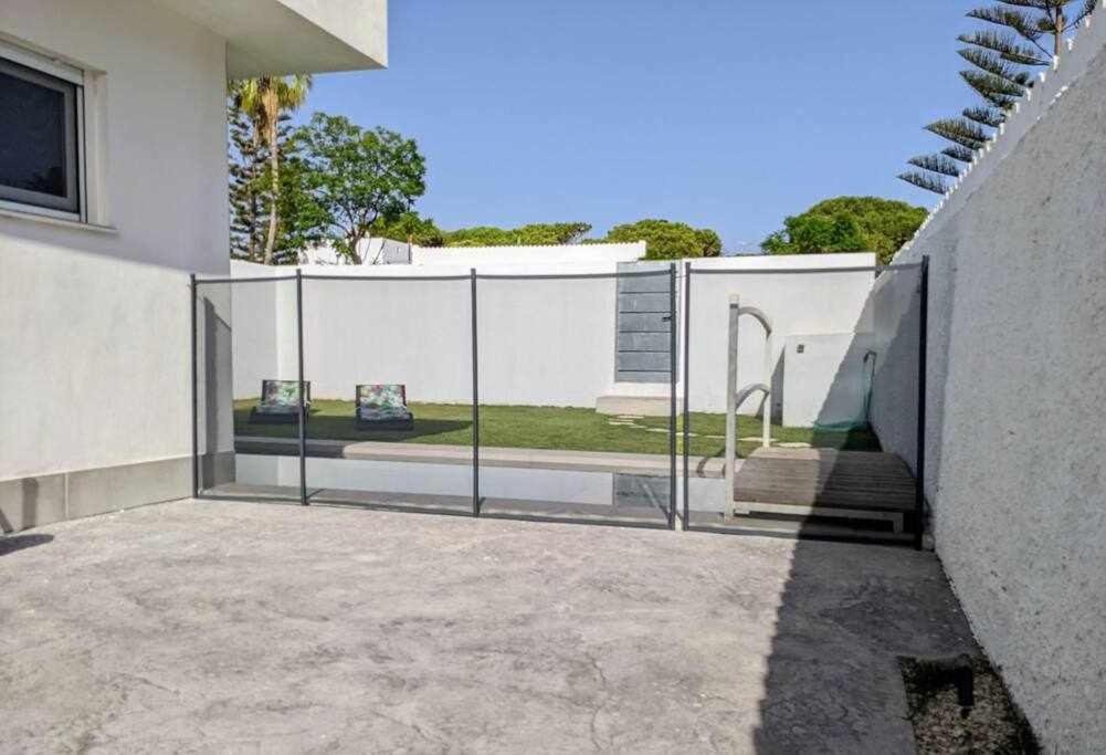 Villa Maruja moderna casa con piscina