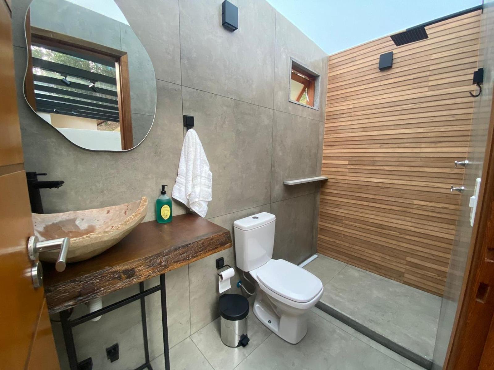 Casa 08 Floresta Boa Vista - Piscina Privativa e Lounge com Deck em Meio à Natureza