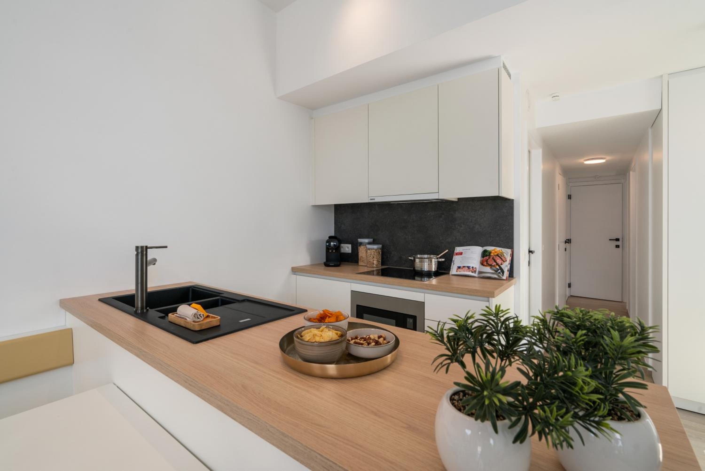 Maison Basil - holiday house with garden and parking