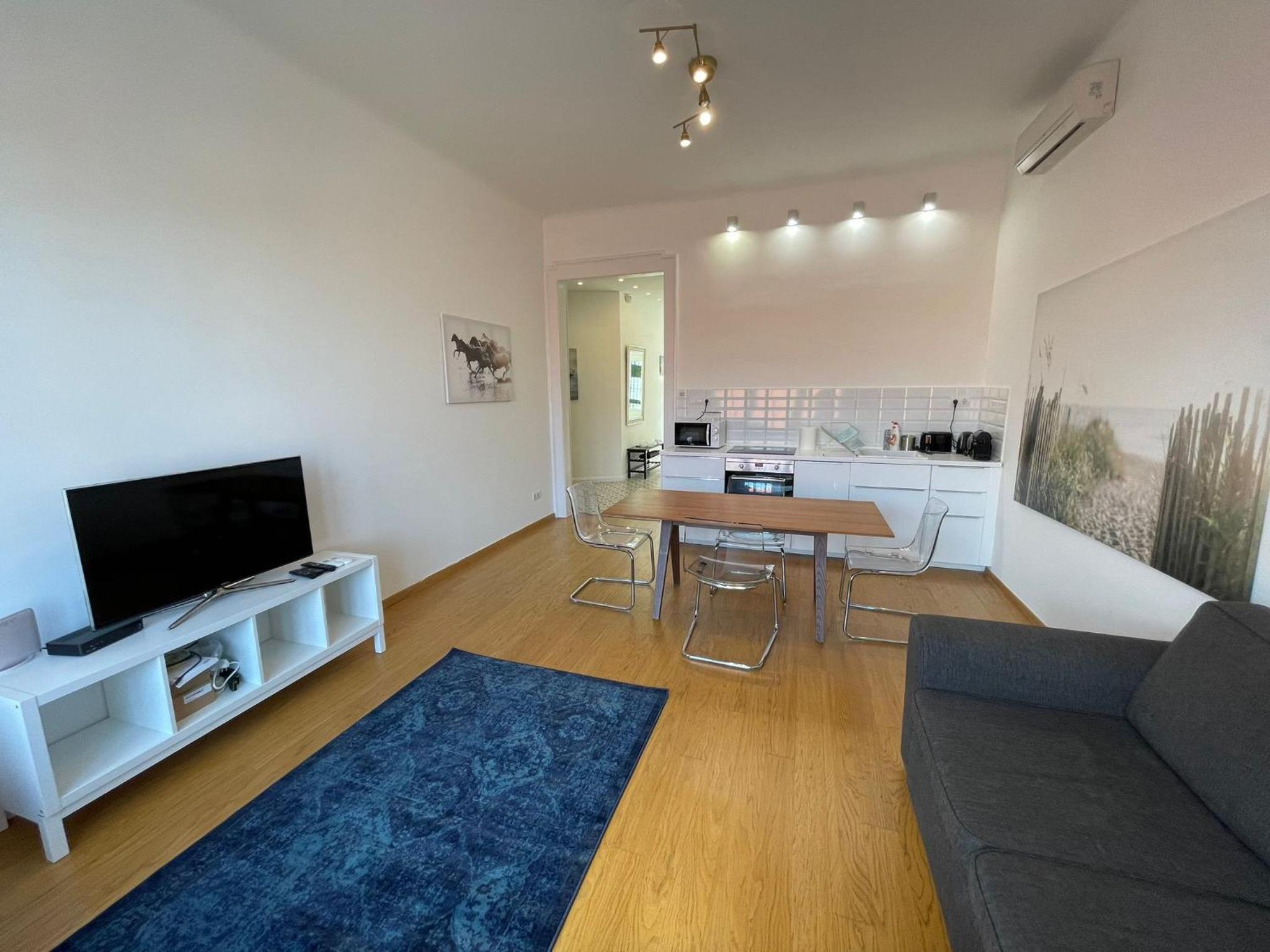 CITY CENTER 1, cozy 2br in the city center! view 3