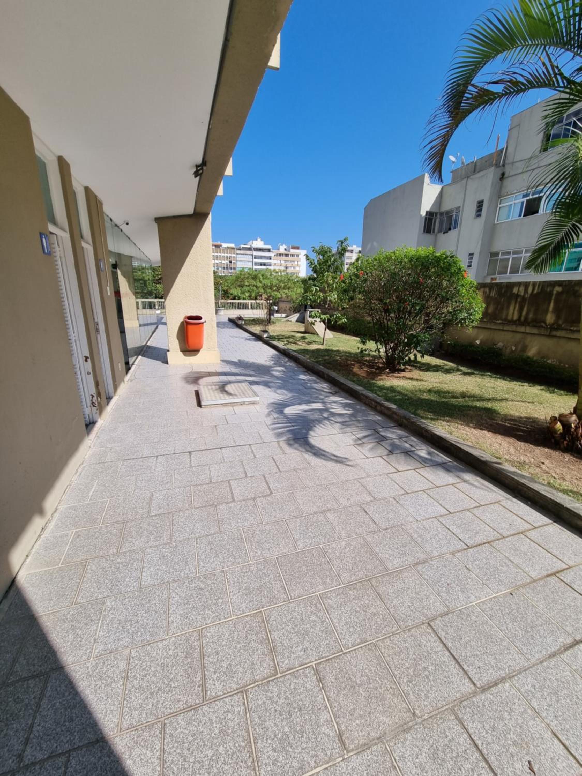 SUÍTE c vista livre e pertíssima das PRAIAS IPANEMA LEBLON ARPOADOR COPACABANA e do CRISTO REDENTOR do BONDINHO PÃO DE AÇUCAR etc Chegando mais cedo que o 