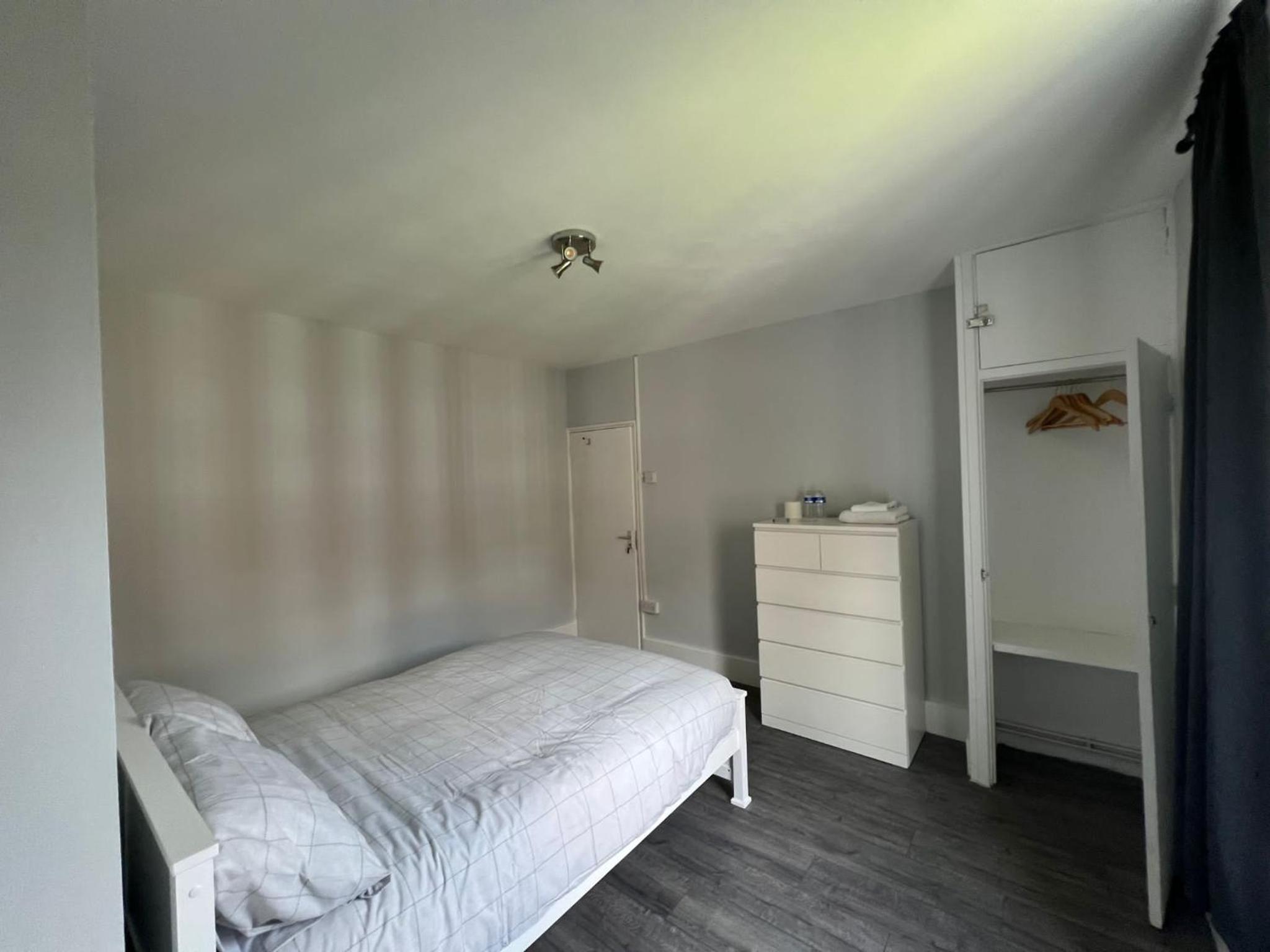 Holiday Properties Vauxhall Central Rooms