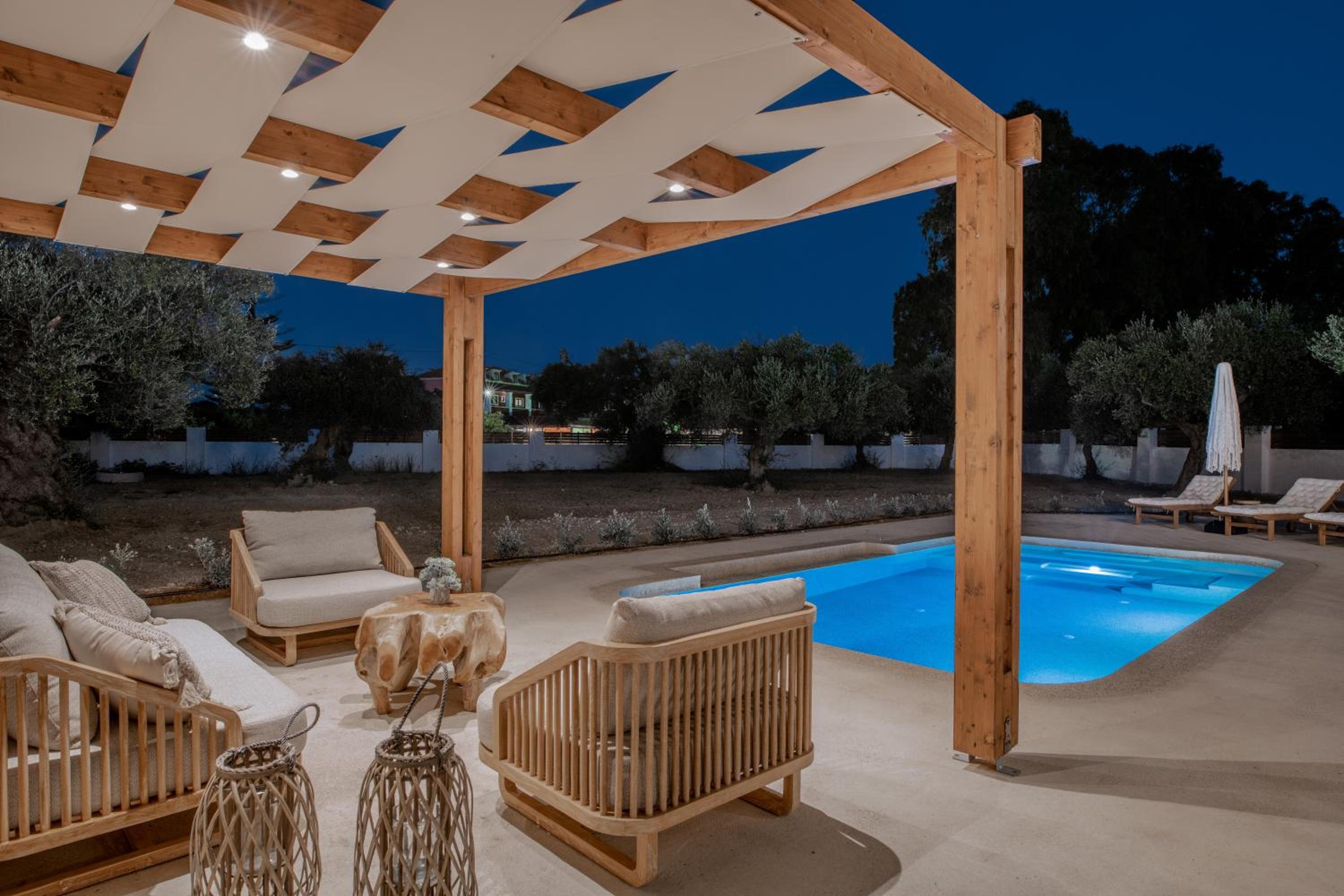 Bedrock beachside villa with private pool