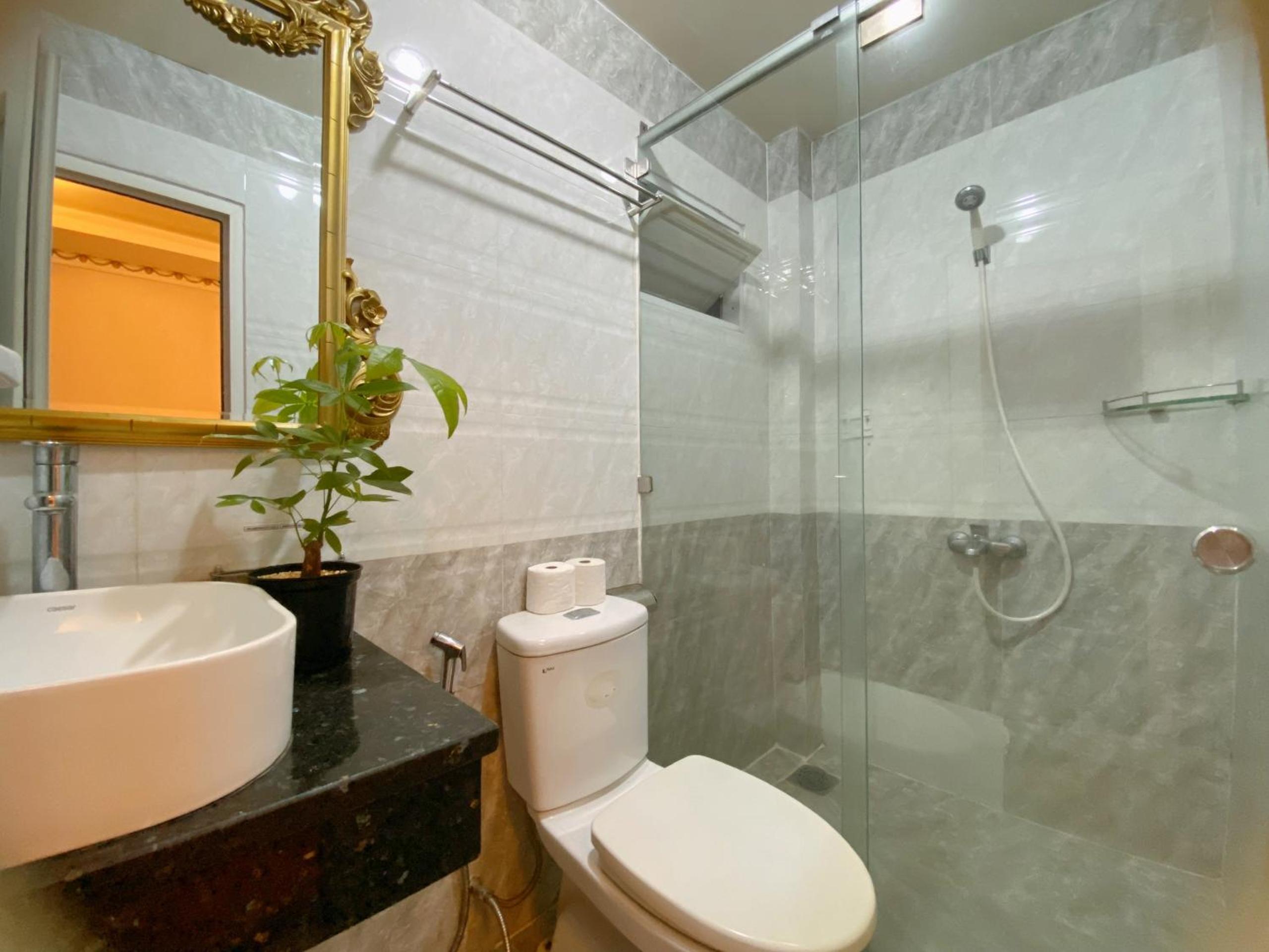 CROWNE BUI VIEN Hotel