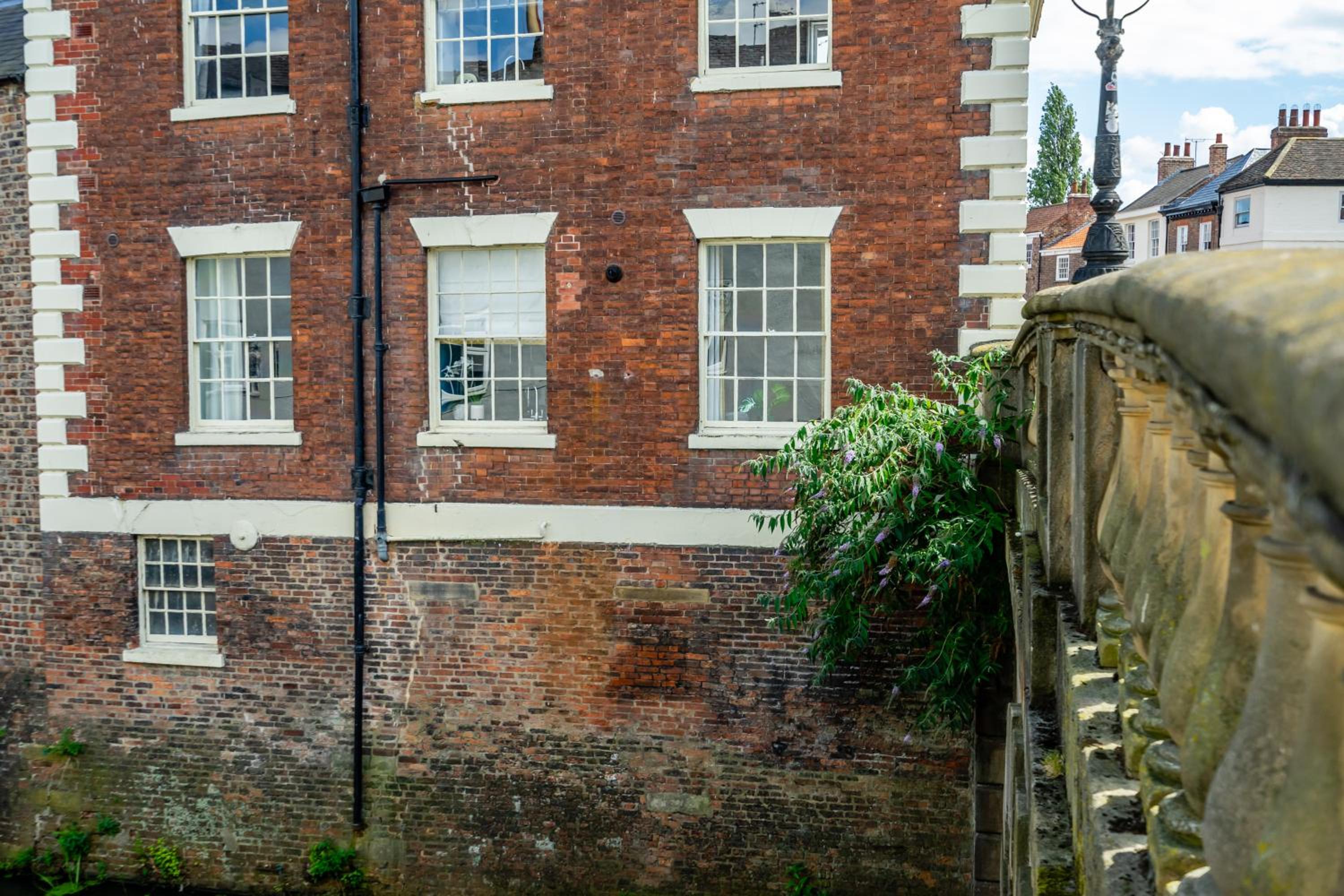 Foss Bridge Apartment