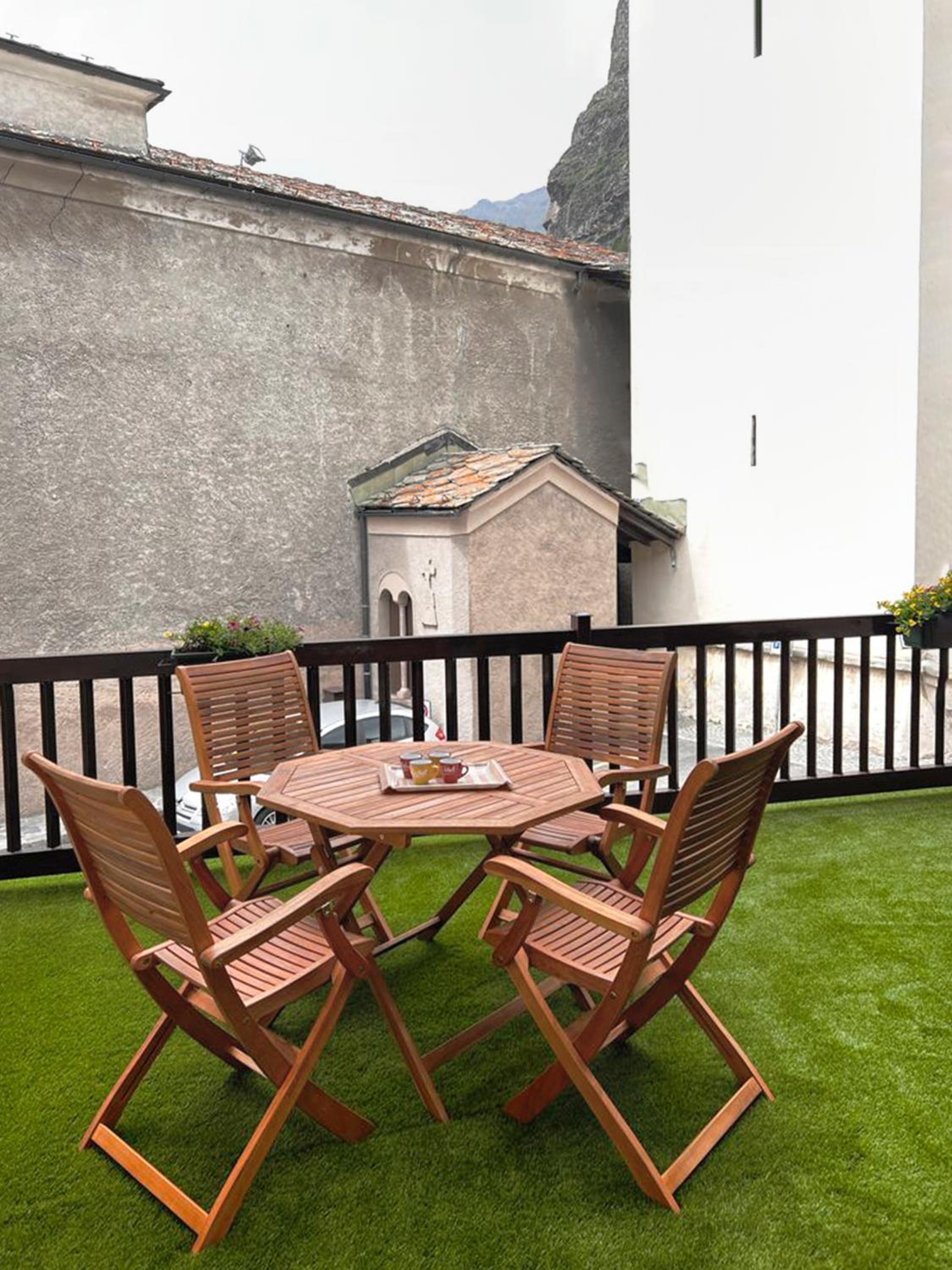 HelloChalet - Maison Maquignaz with boot-warmer, 100m skibus view 2