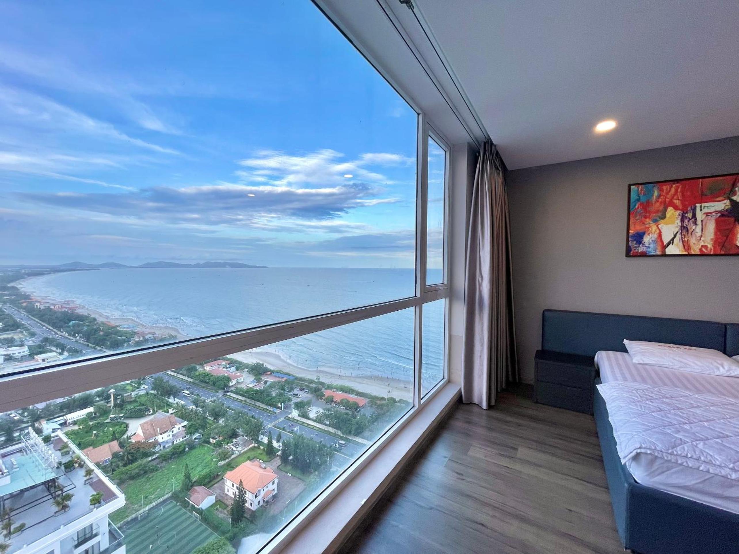 penthouse 4pn sea view near the beach view 4