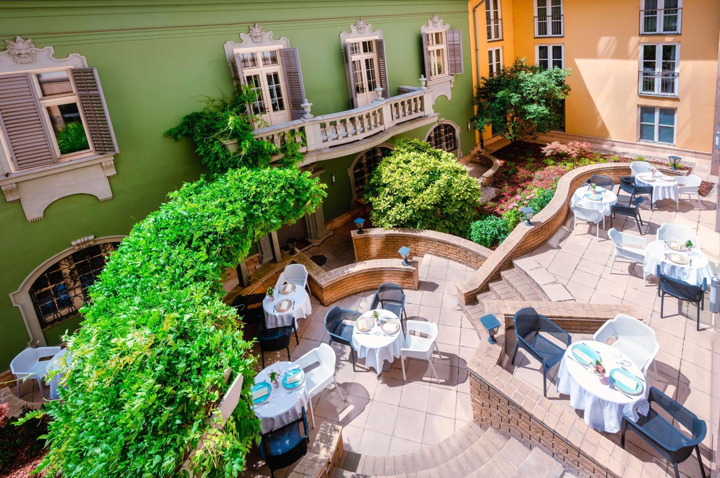 Balcony & Terrace