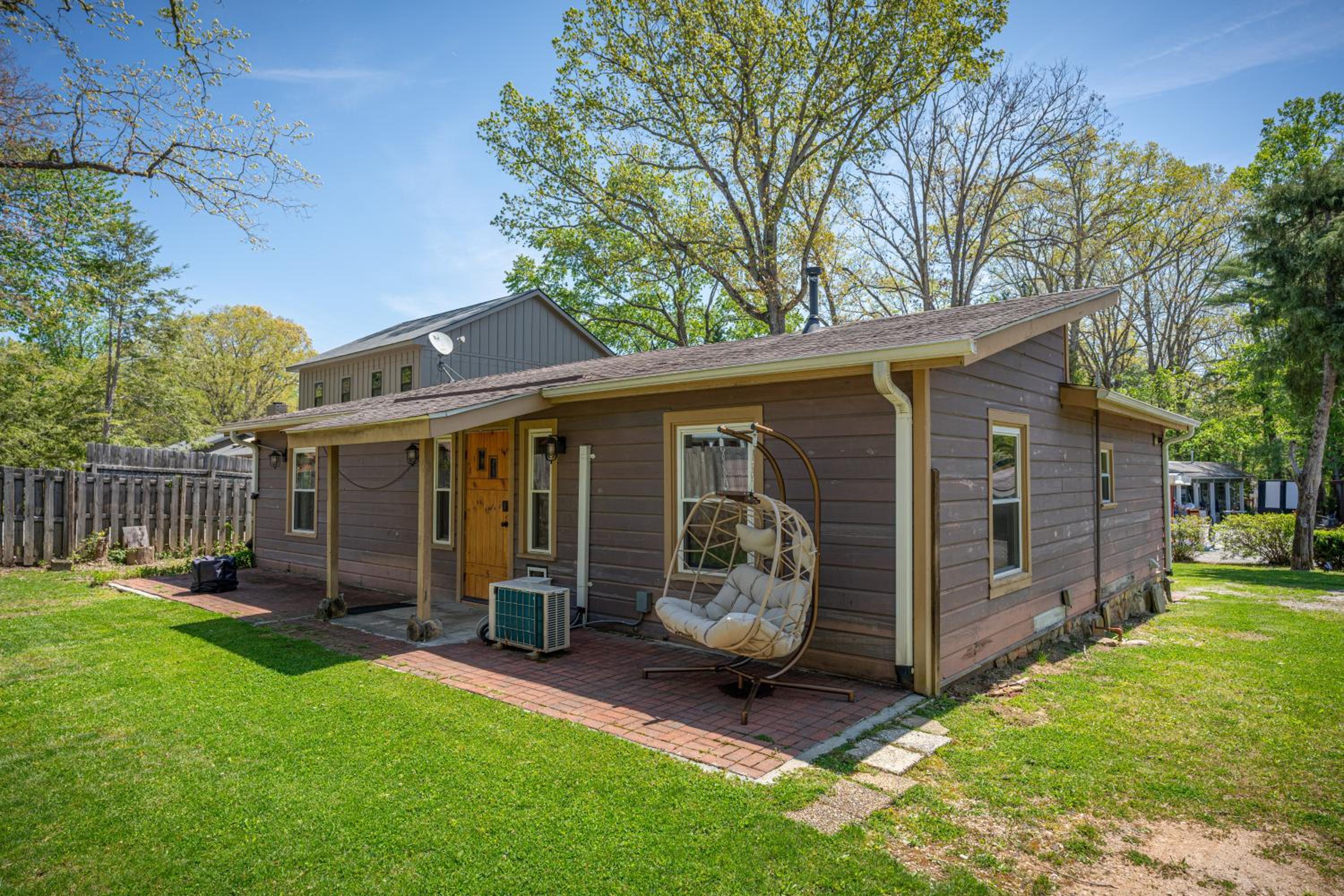 CedarWood Inn