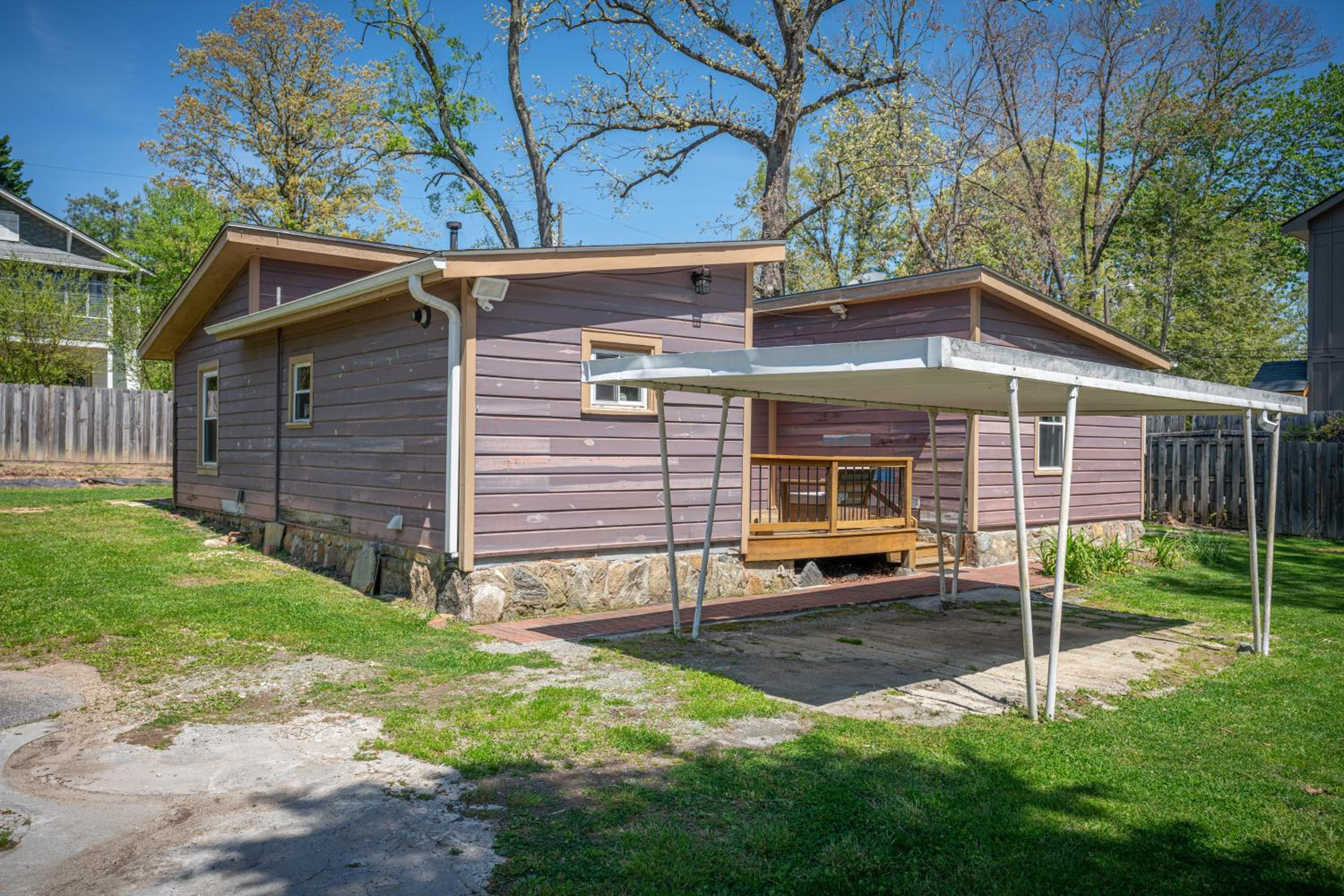 CedarWood Inn